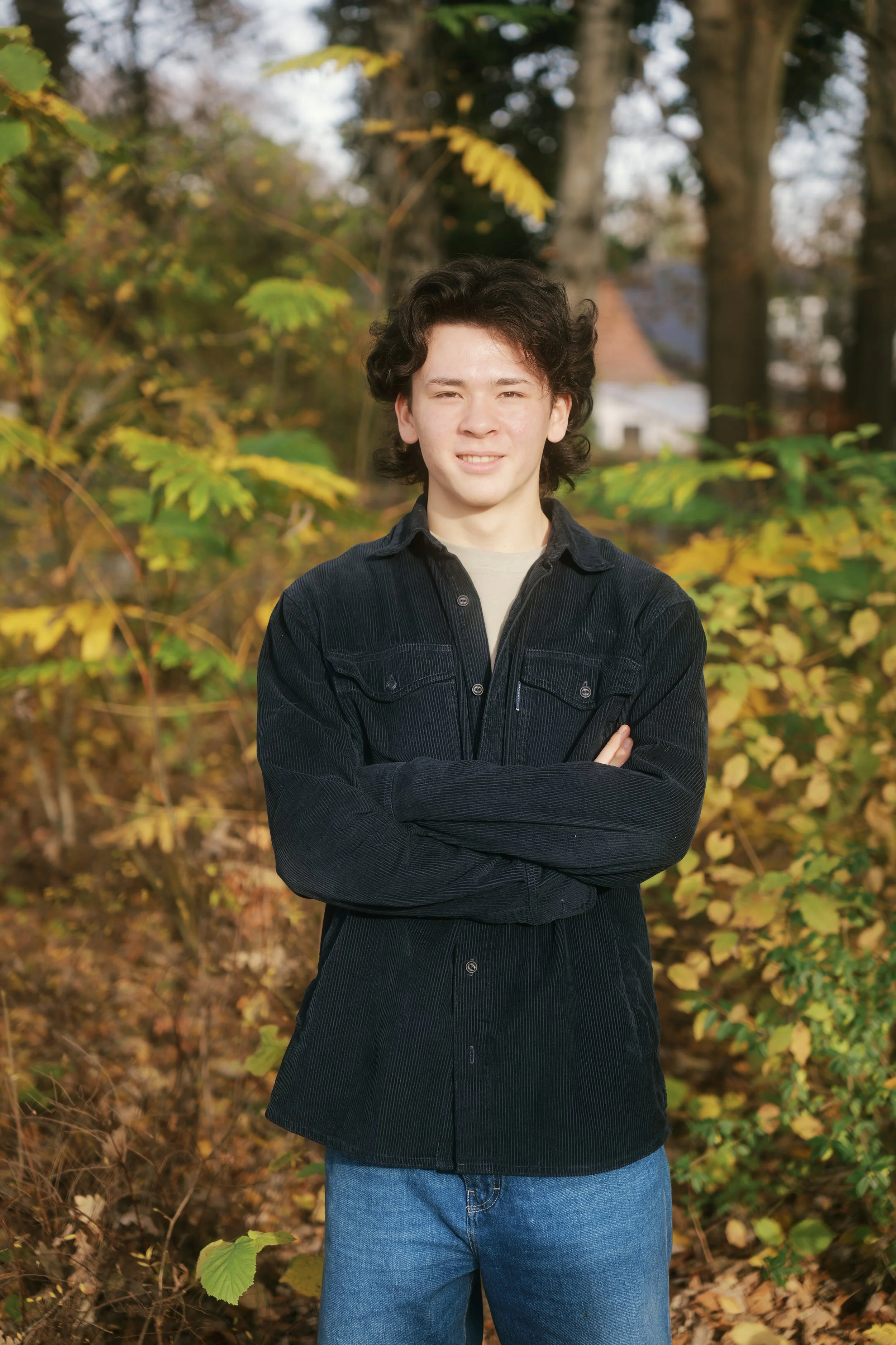 Als Teamleiter koordiniert Valentin alle Arbeitsbereiche und sorgt dafür, dass Technik, Design und Marketing reibungslos zusammenarbeiten. Er behält Termine, Abläufe und Prioritäten im Blick und trifft strategische Entscheidungen im Sinne des gesamte