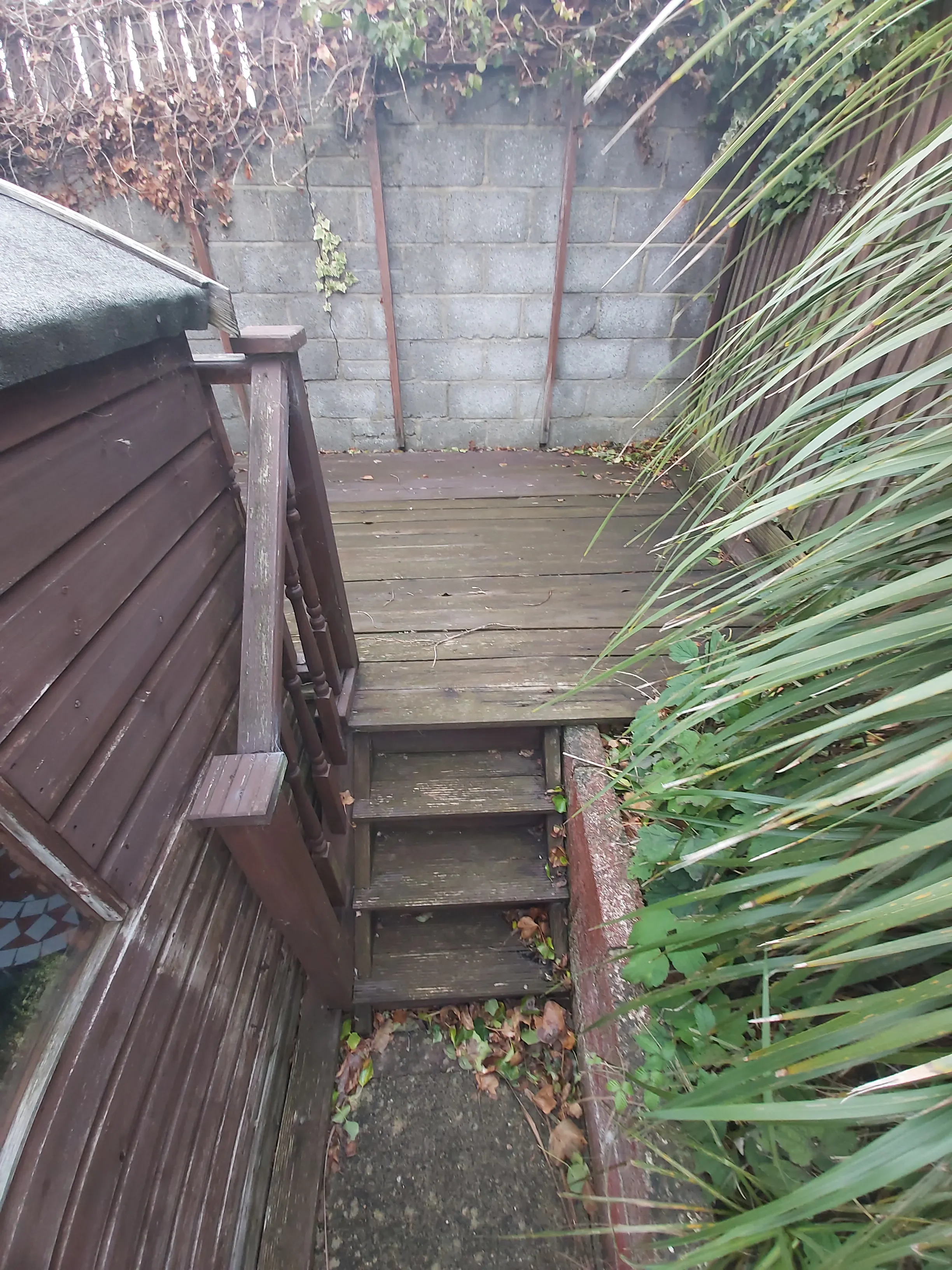 2024-10-24 Landscaping Lanehouse Property Maintenance_01.webp