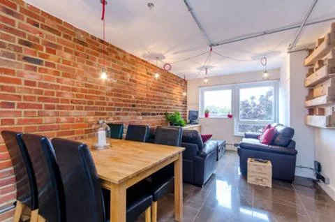 Living Room 2.jpg