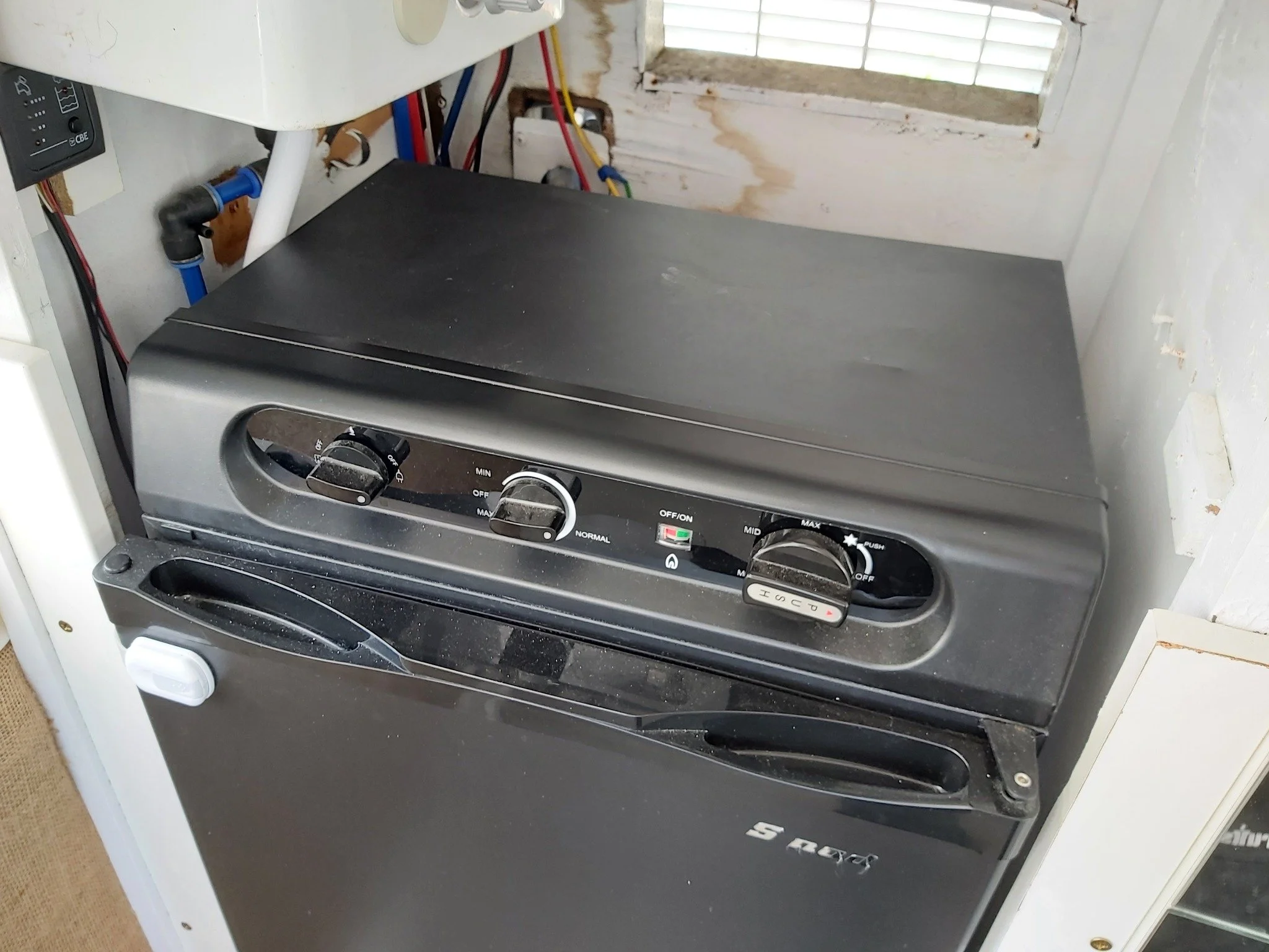 Upcycle Interiors UIL Weymouth_Boats Campervans Renovations_029.jpg