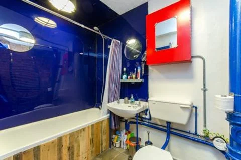 Bathrooom.jpg