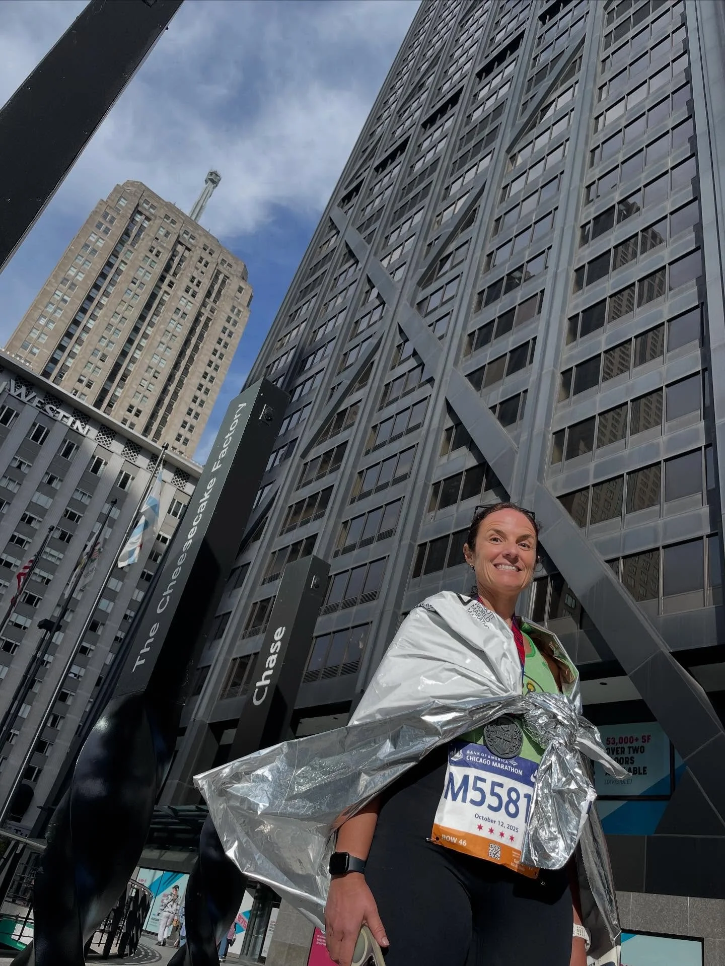 Another year, another #chimarathon finish! I reallly didn&rsquo;t know how this one was going to go just 3 weeks after my Berlin&hellip;adventure?&hellip;but I had a stretch goal to eek in under 5 hours and I left myself a whole 2 minutes to spare. 

