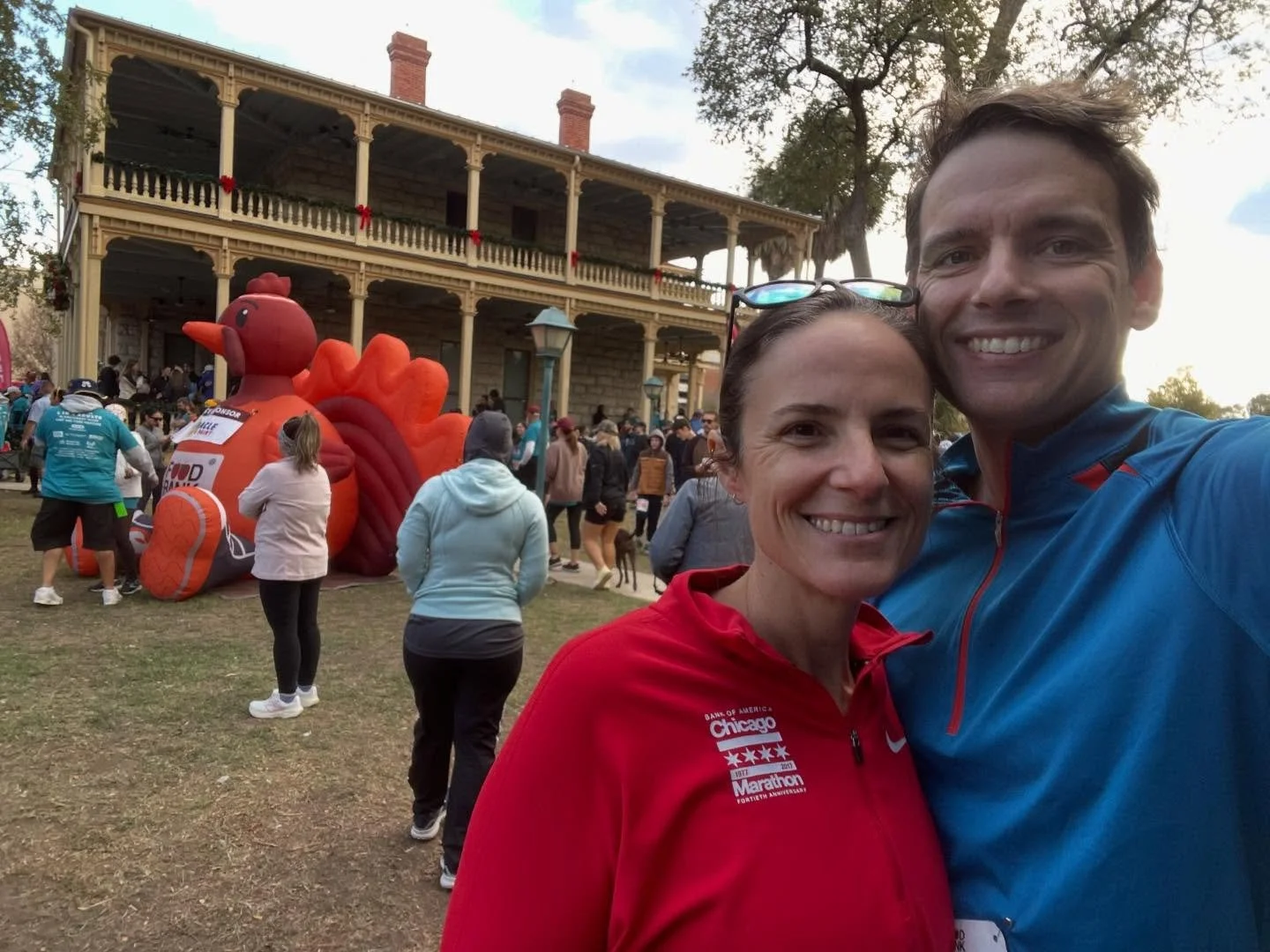 You know we love a Turkey Trot followed by a caf&eacute; de olla! Happy Thanksgiving, everyone 😊🦃🌮