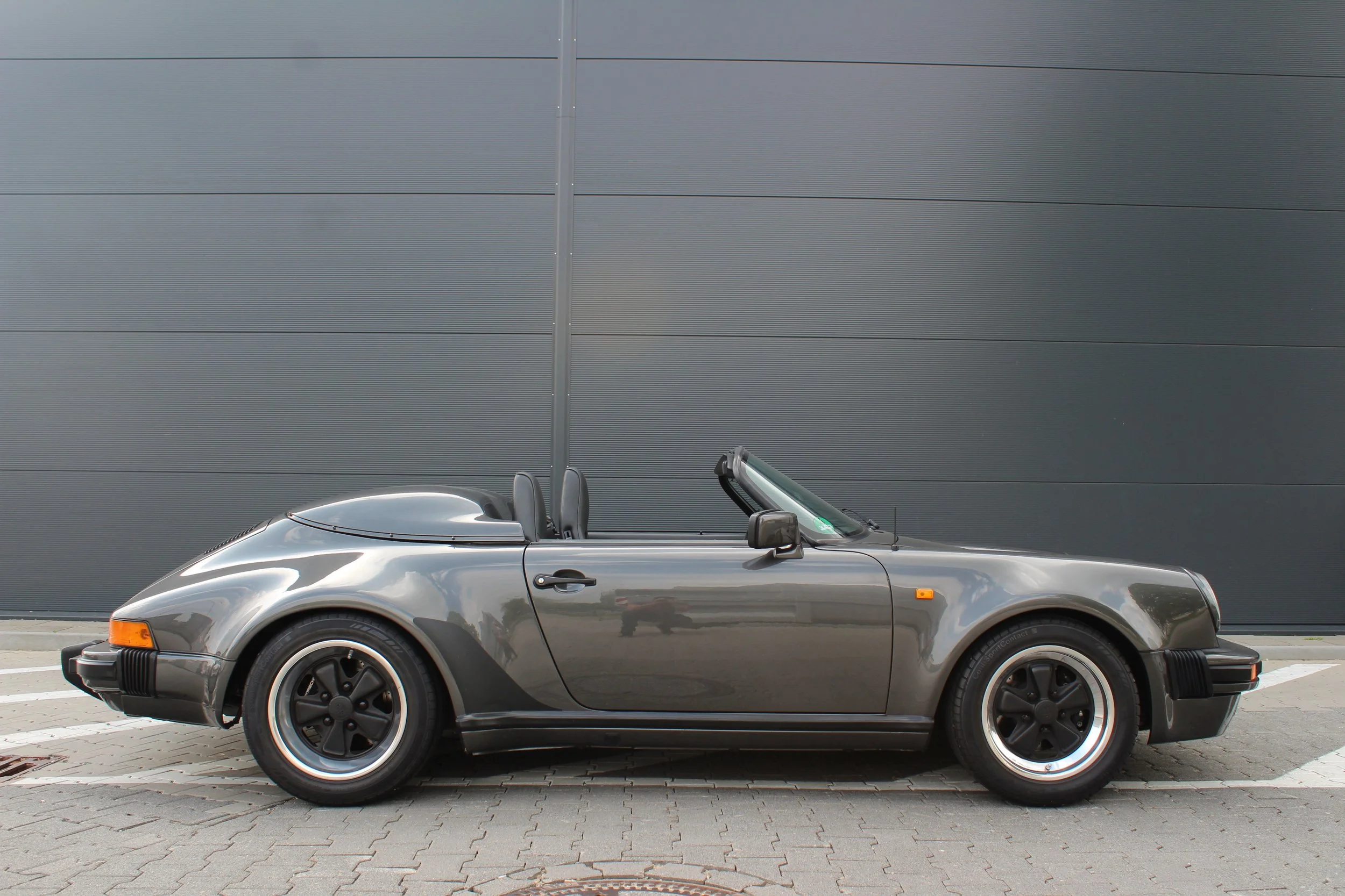 911 Speedster grau.JPG