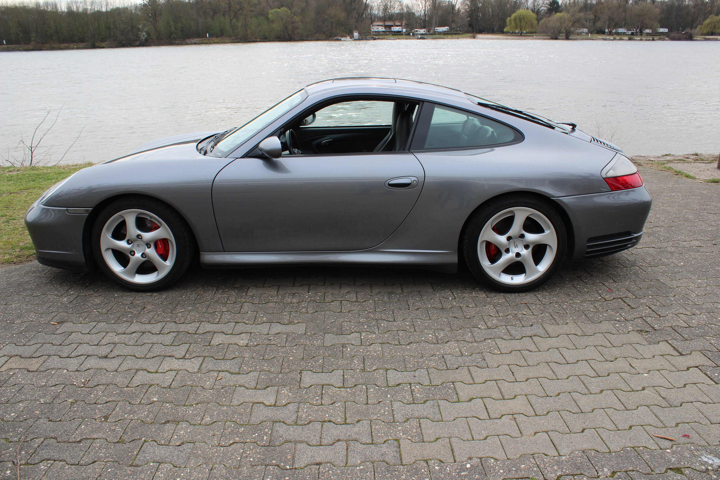 996 4 S sealgrey.JPG