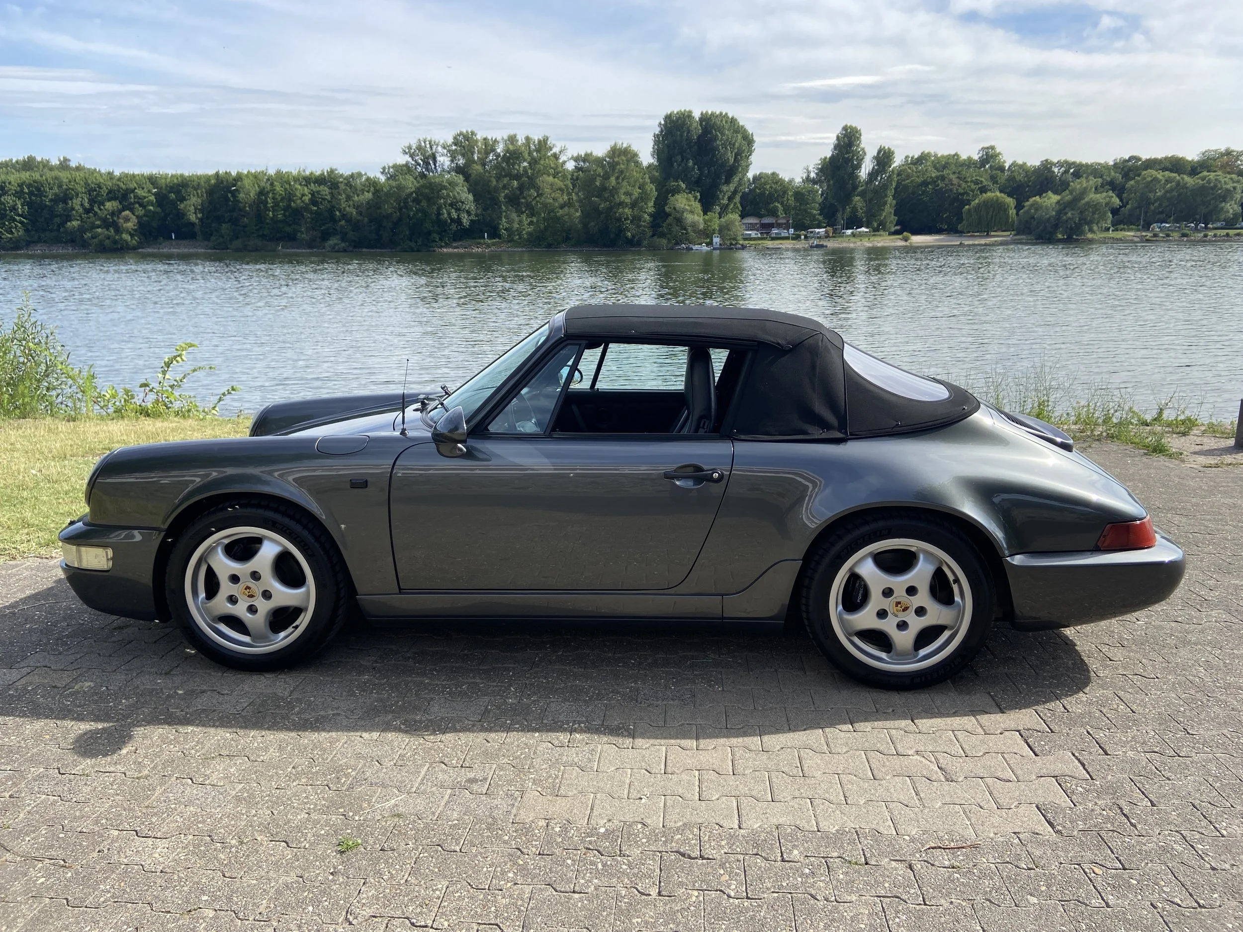 964 C4 Cabrio 92 grau.jpg
