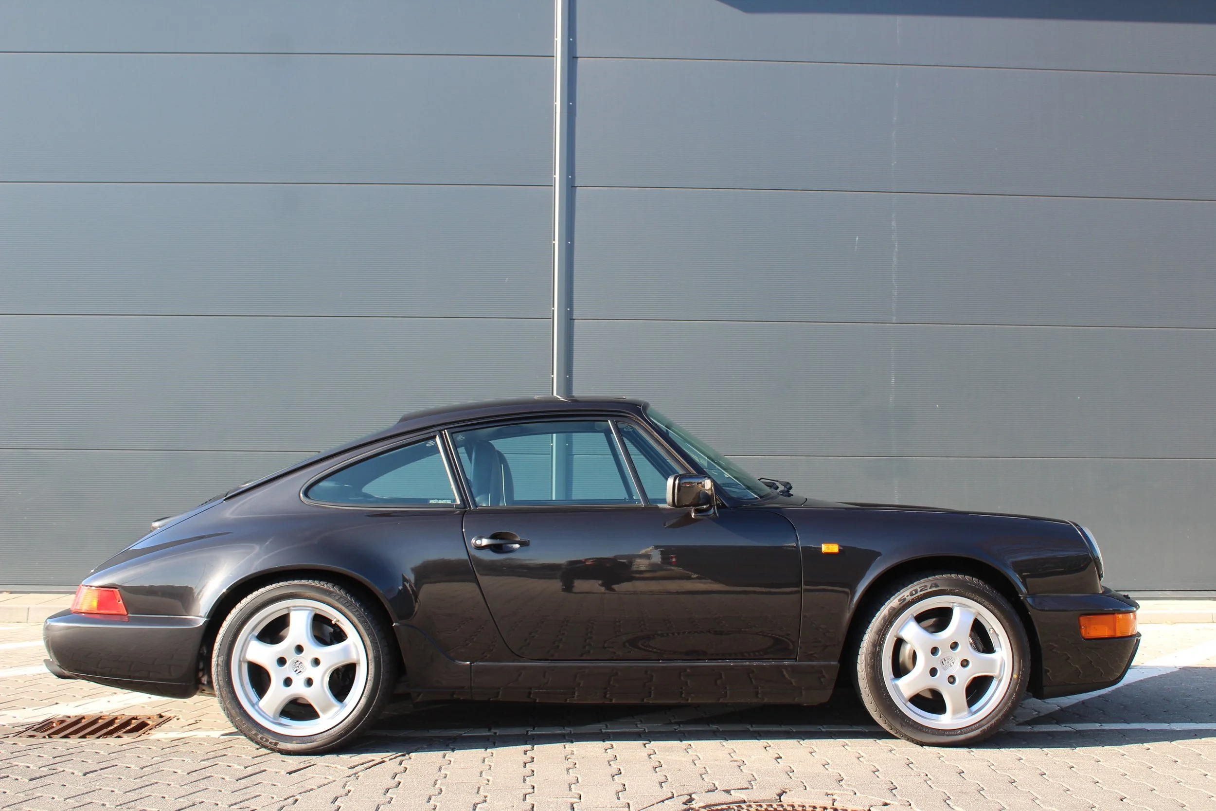 964 Coupe schwarz.JPG