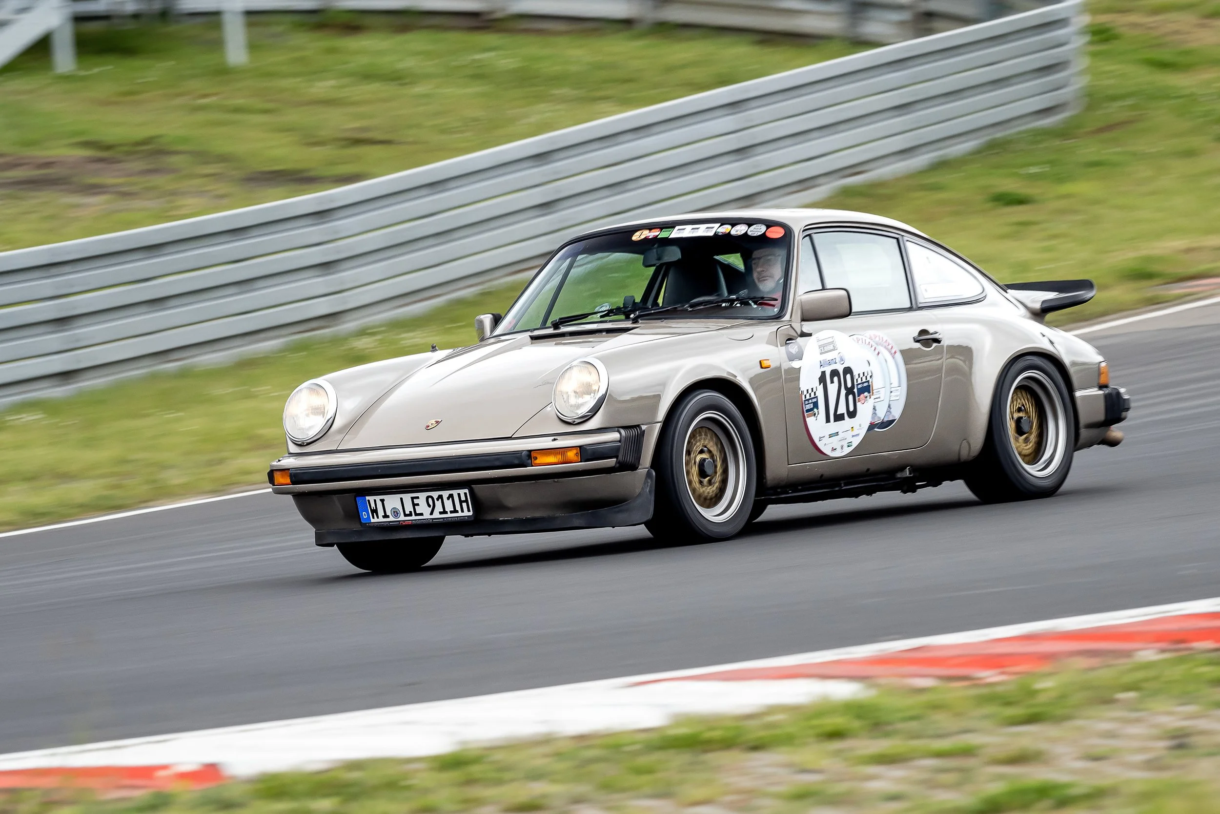 911 SC Coupe platin.jpg