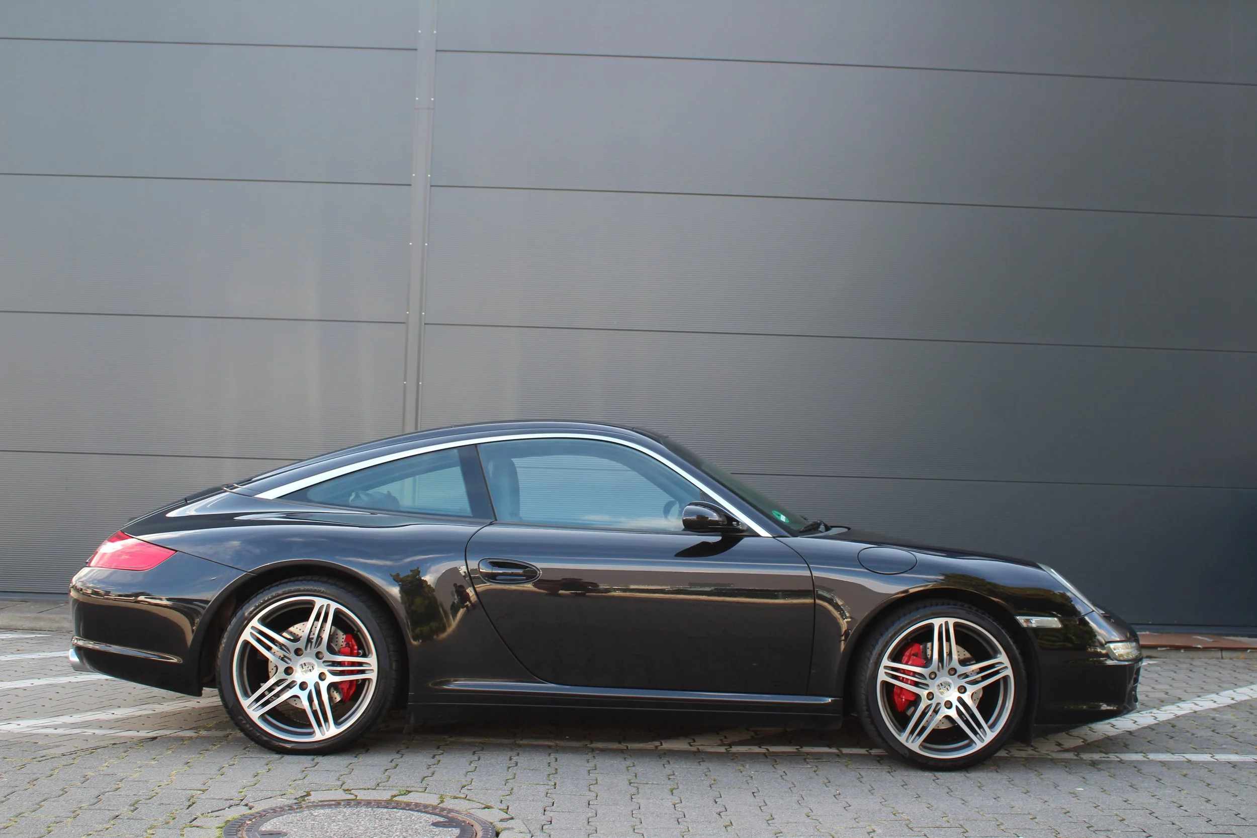 997 4s schwarz.JPG