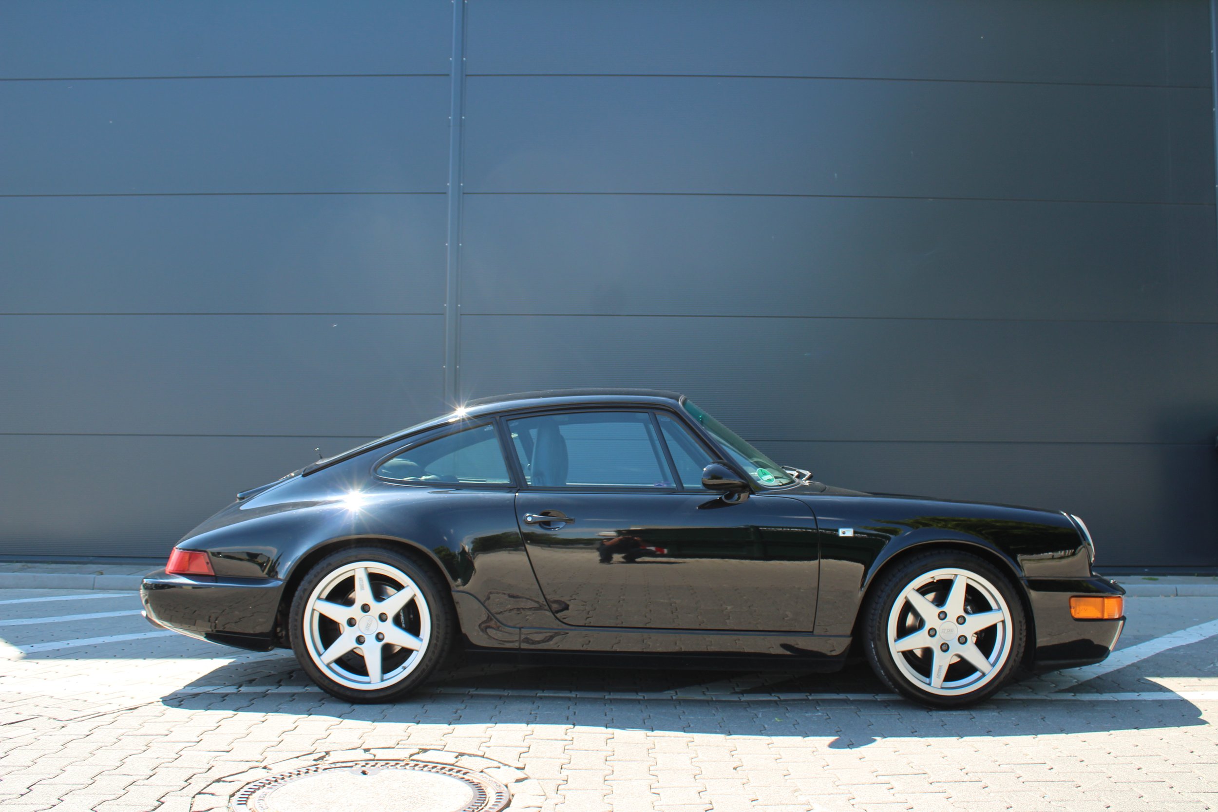 964 C2 schwarz.JPG