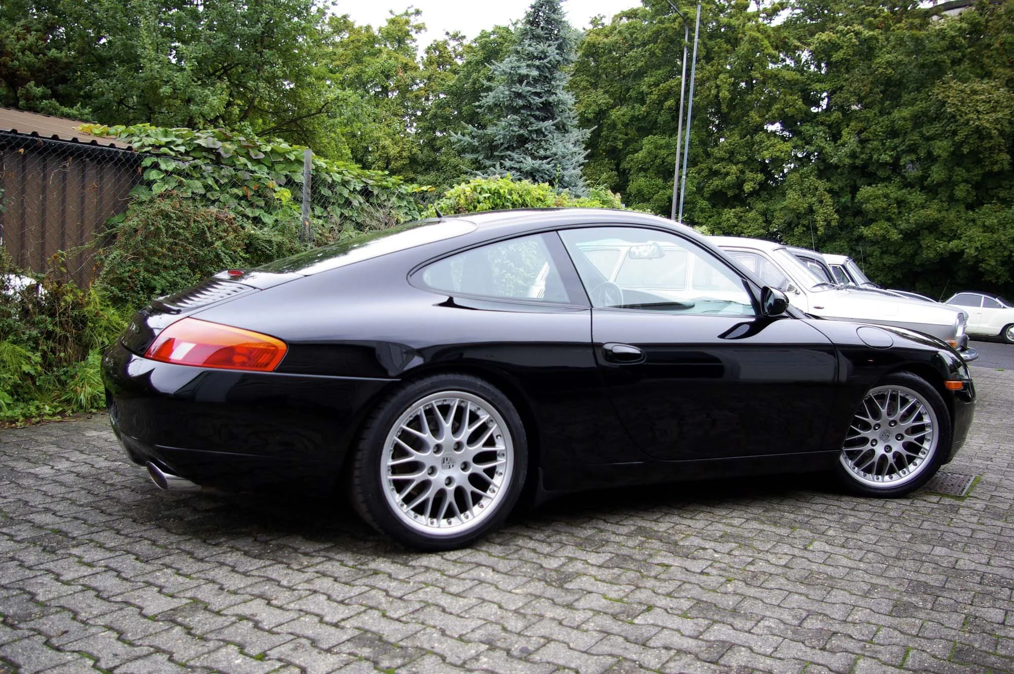 996 Coupe schwarz.jpg