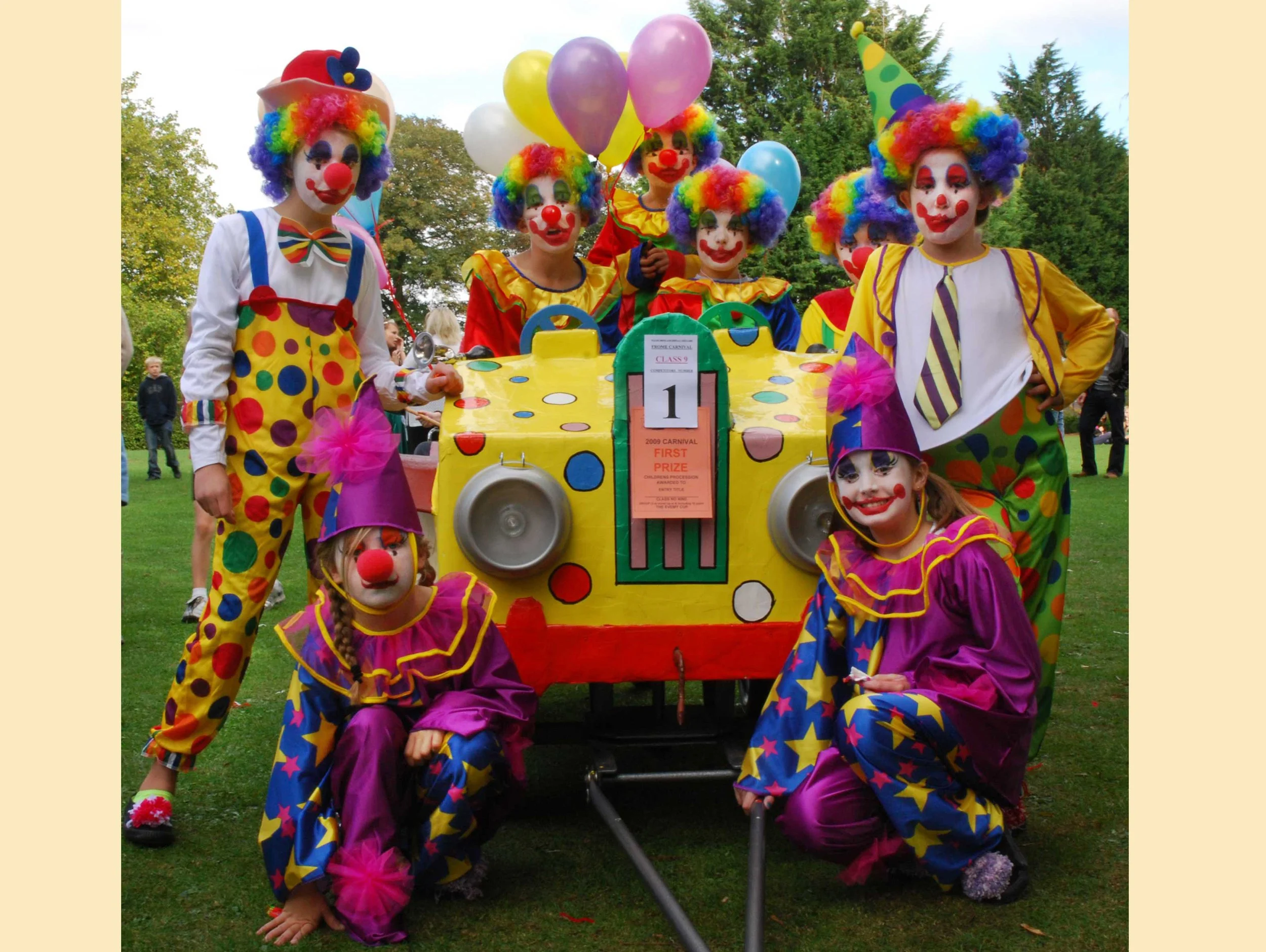  FROME CARNIVAL -  
A charter was given in 1270 to hold a fair in September and this continued with many breaks over the years. Today Frome Carnival continues this tradition after a resurgence in 1927. If you would like to see over 2000 photos of Fro