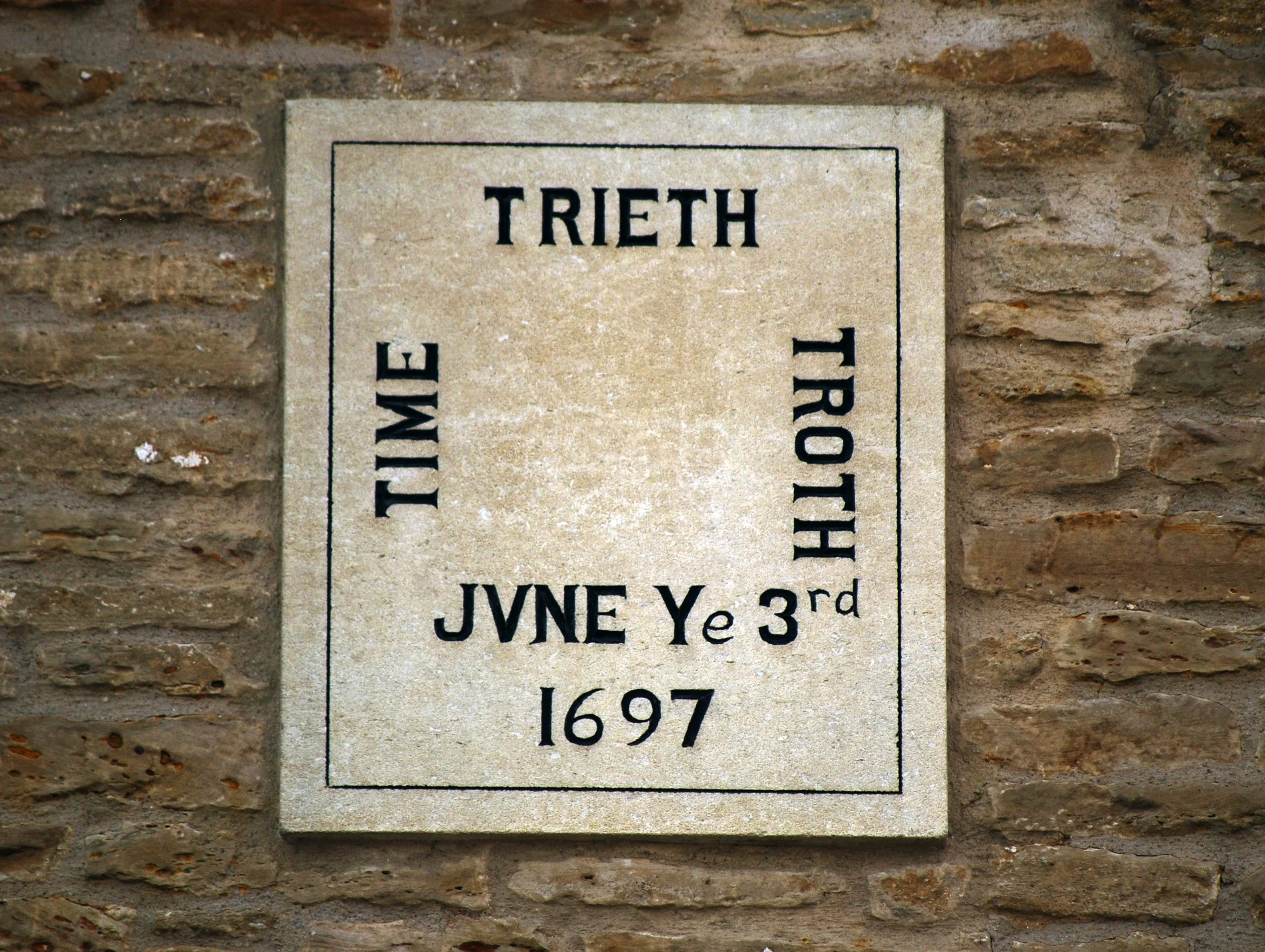  FROME MOTTO -  
The motto “Time Trieth Troth” is from the Hungerford family. They were major landowners locally in the fifteenth and sixteenth centuries. It means ‘time will tell how trustworthy you are’.
