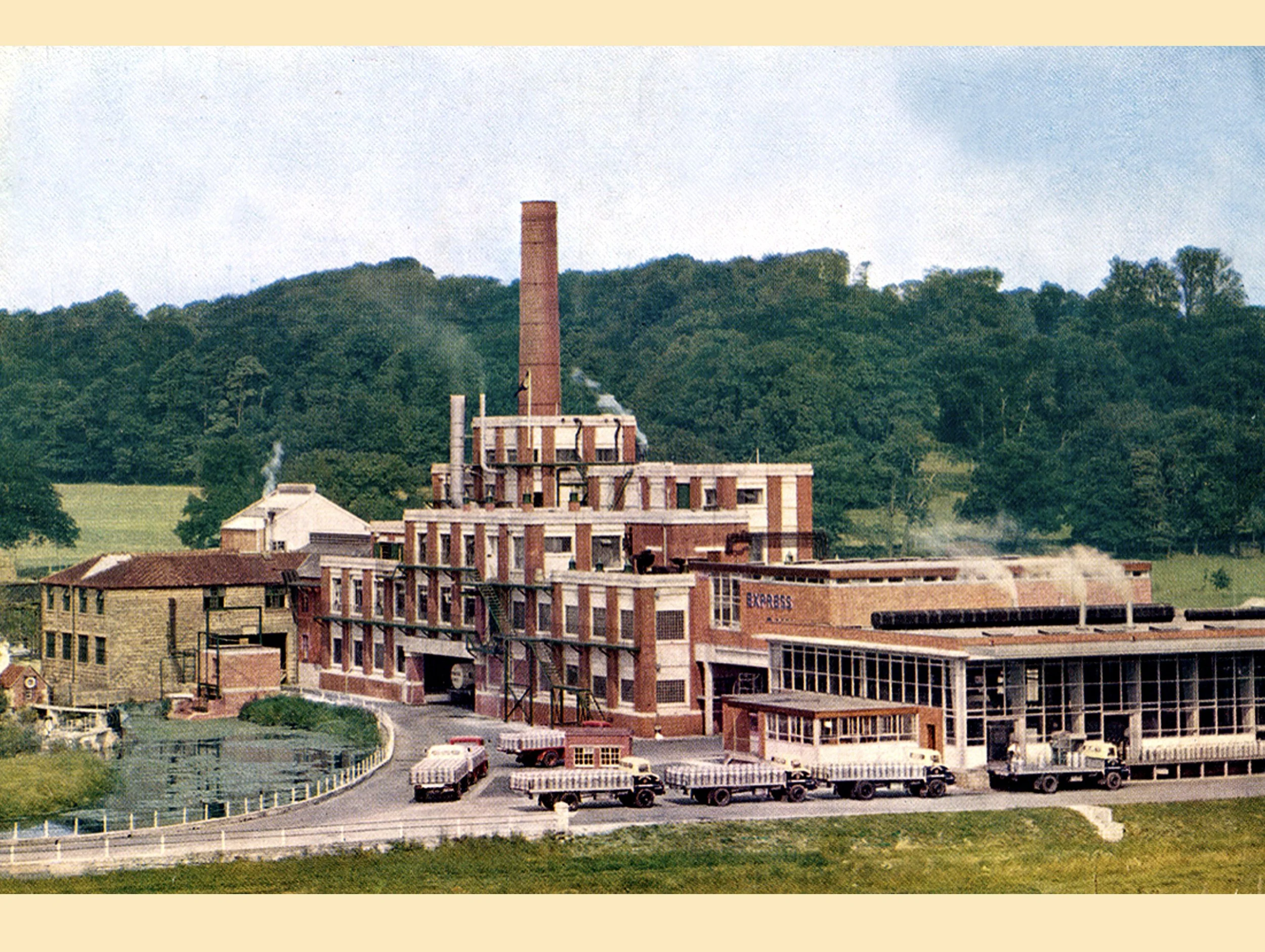  OLDFORD -  
Oldford, a hamlet just northeast of Frome, is a historic settlement named for a key, ancient crossing point on the River Frome. It was historically linked with farming, featuring the 17th-century Oldford Farm, and lies near the scenic Or