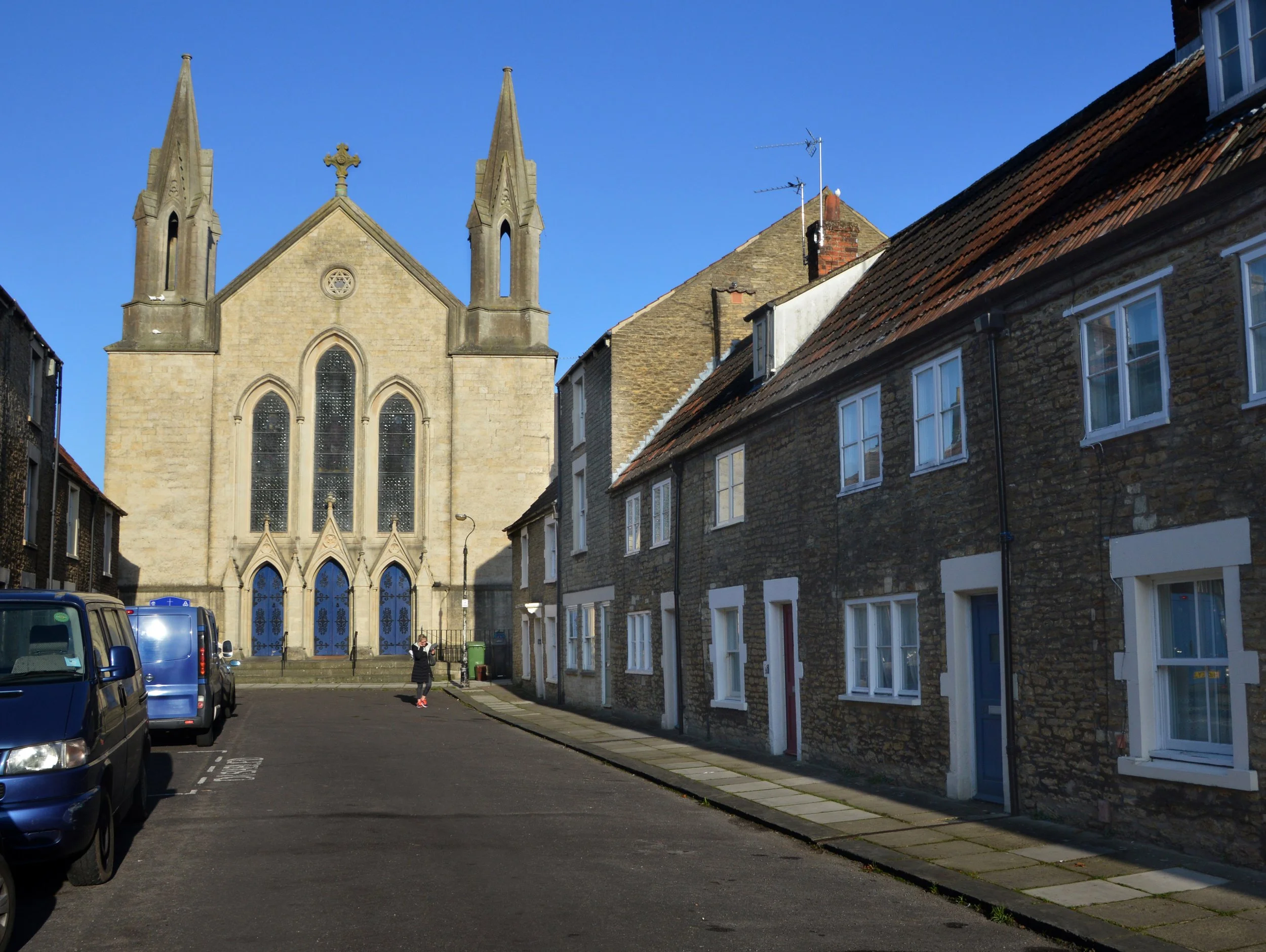  HOLY TRINITY CHURCH 
Built in 1837-8 Holy Trinity unusually has the altar at the west end. It is well known for its Edward Burne-Jones stained glass windows.
