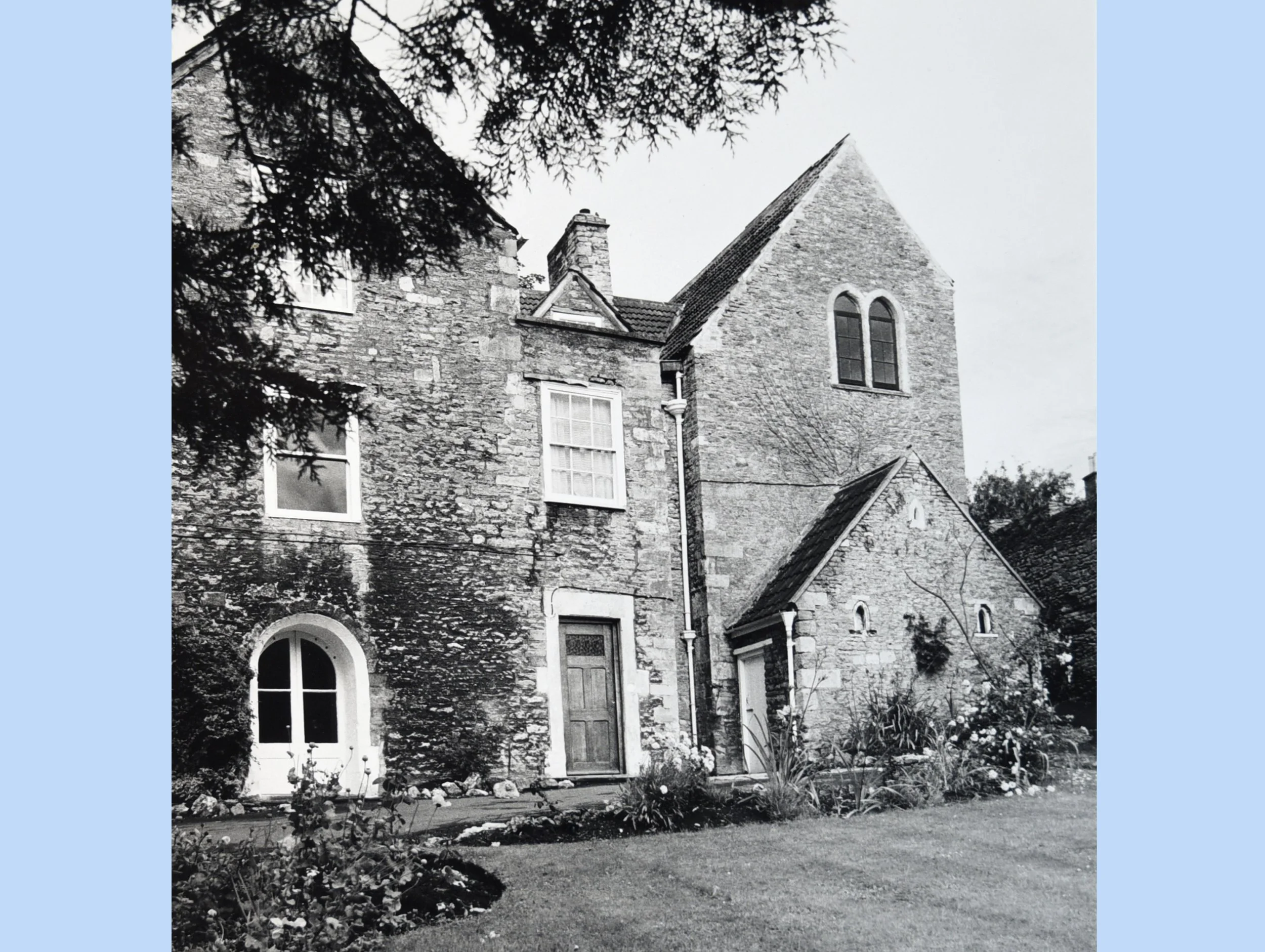  OLD CATHOLIC CHURCH 
This was the home of the Irvingites in 1853, now known as the Old Presbytery in West End. The Catholic community moved to Park Road in 1928.
