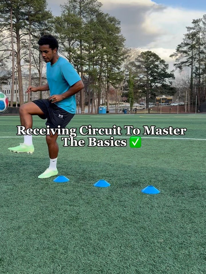 Master The Basics With This Simple Circut 
.
.
 Complete each movement  2x 🔁 for 45 secs ⏰ 
.
Like and Follow For More @rousefootball ✅✅
.
#rousefootball #soccer #footballer #firsttouch #workout