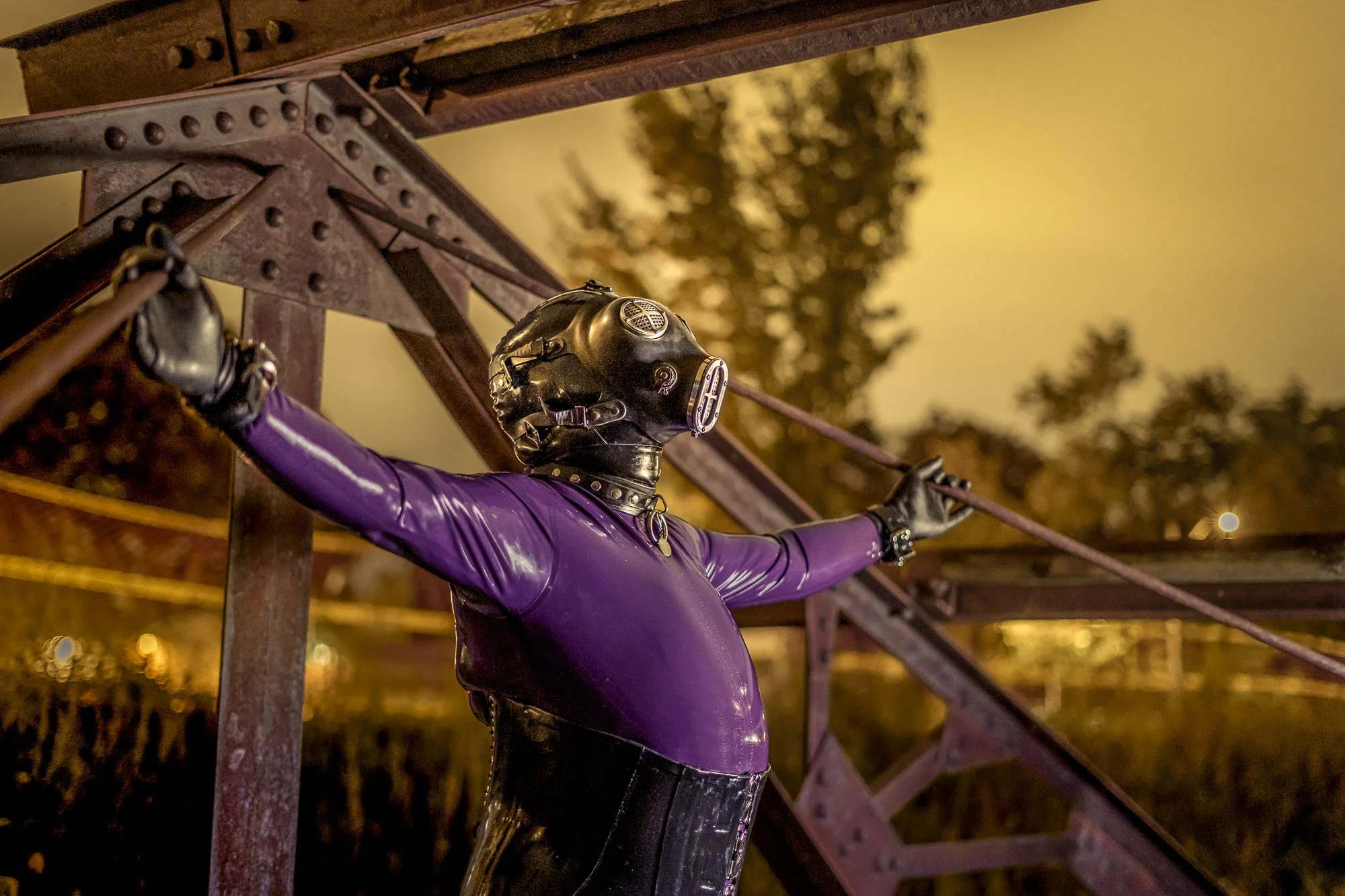 arthouse-smut-latex-fetish-photography-by-neal-auch-16.jpg