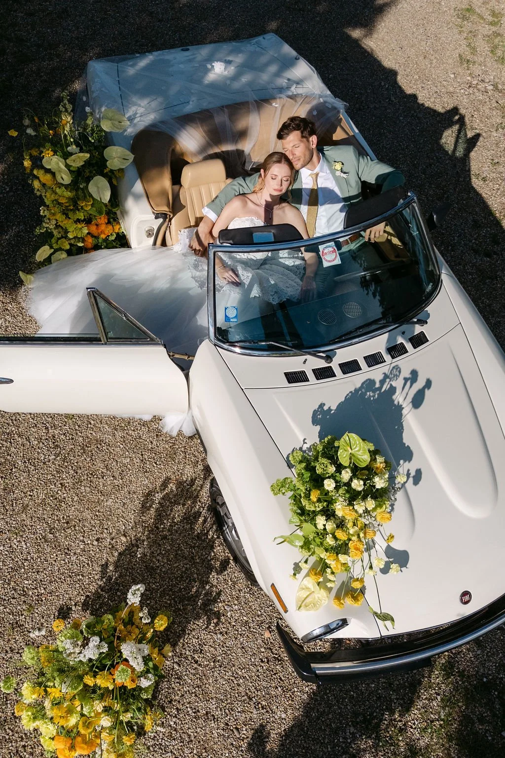 sarapaolucci-bride-and-groom-drone-shot-from-above.jpg