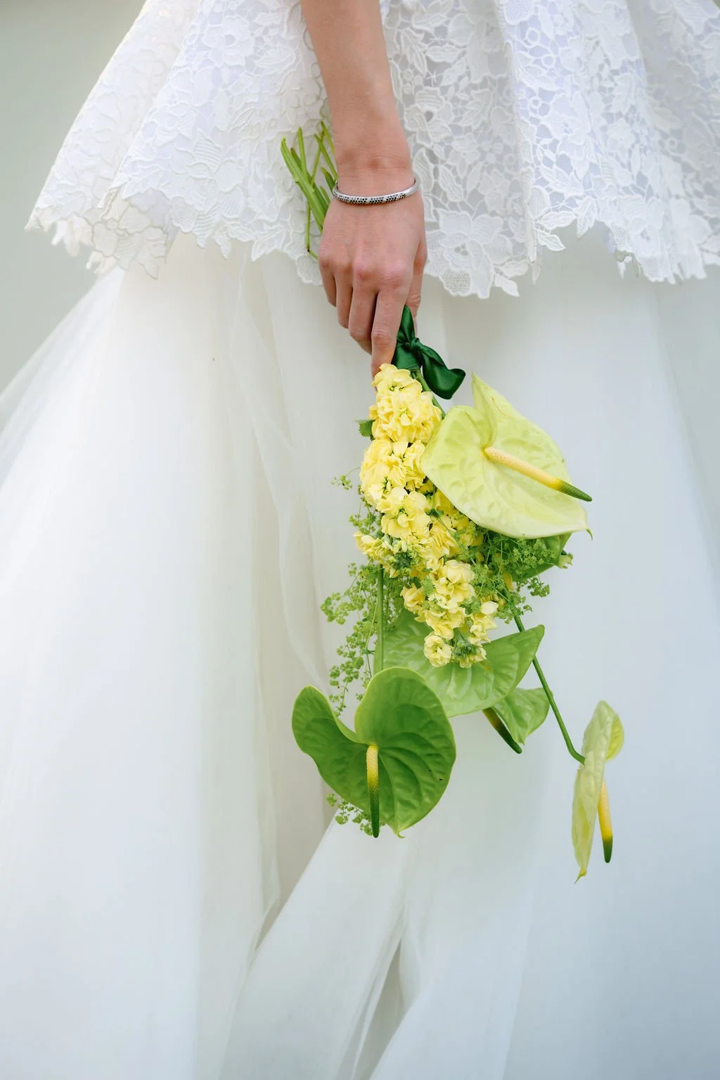 sarapaolucci-green-and-yellow-bridal-bouquet.jpg