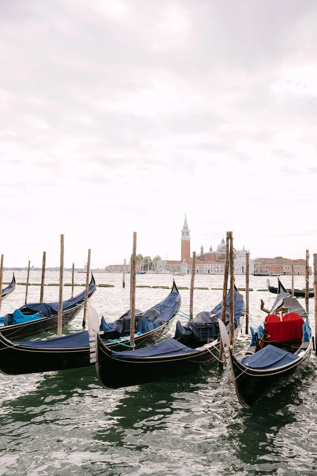 sarapaolucci-gondolas-in-venice.jpg