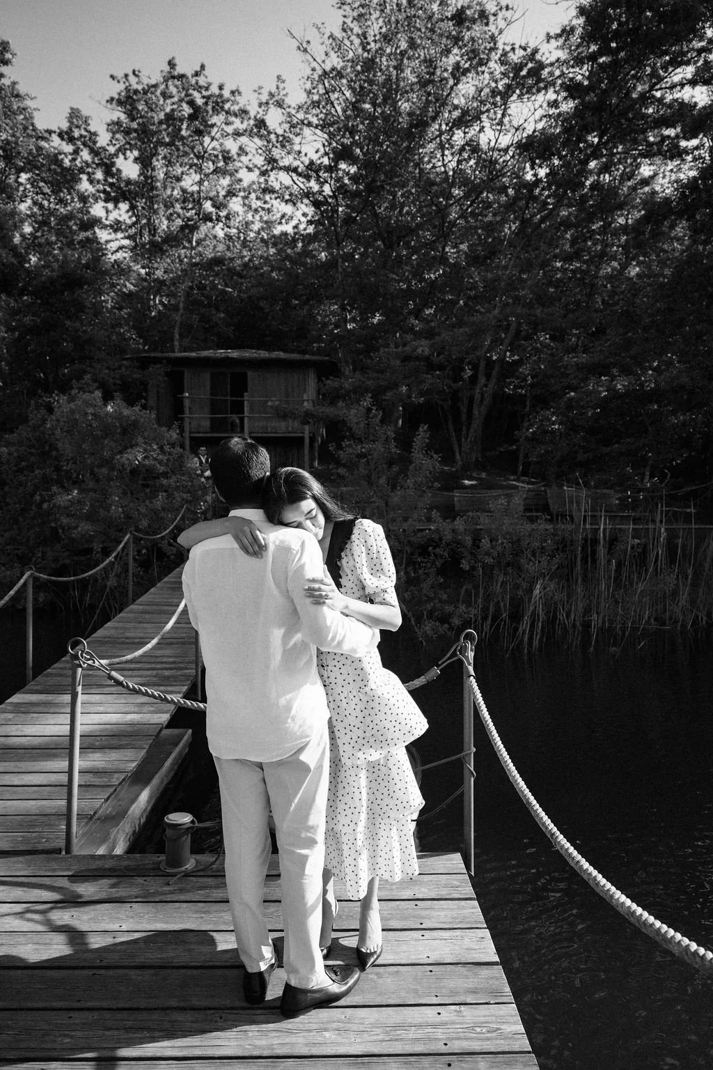 sarapaolucci-couple-hugging.jpg
