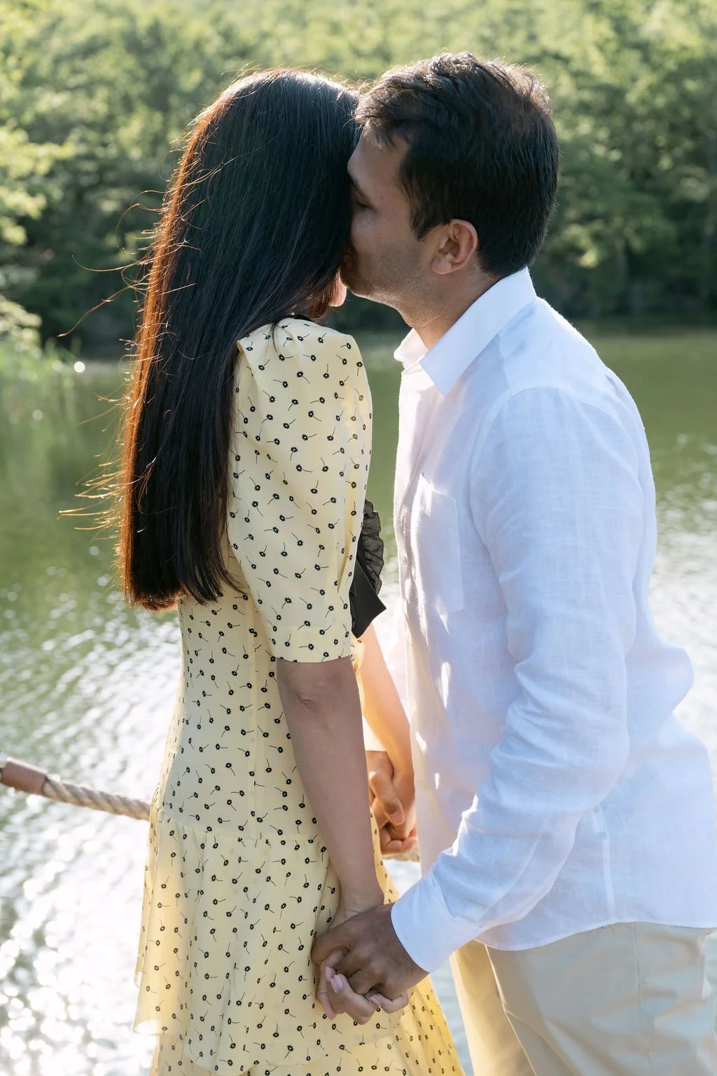 sarapaolucci-couple-getting-closer.jpg