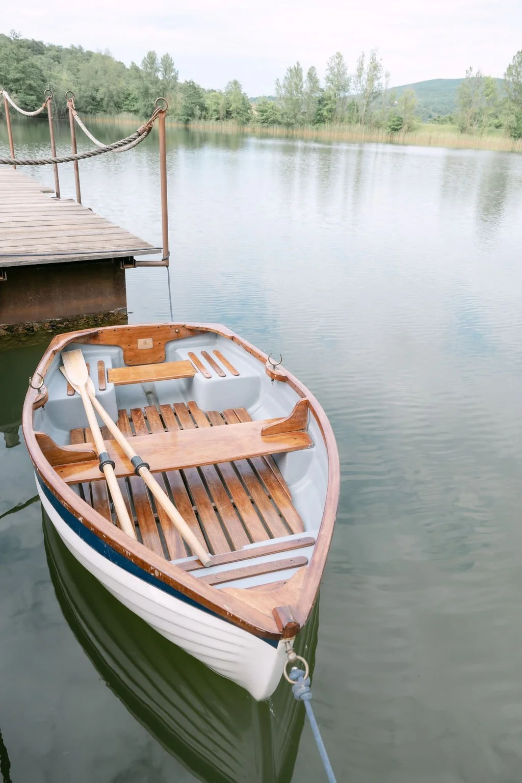sarapaolucci-boat-on-the-lake.jpg