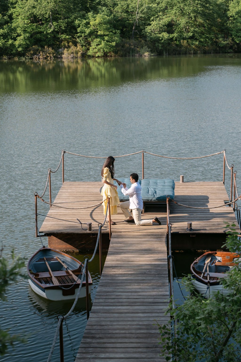 sarapaolucci-wedding-proposal-by-the-lake.jpg