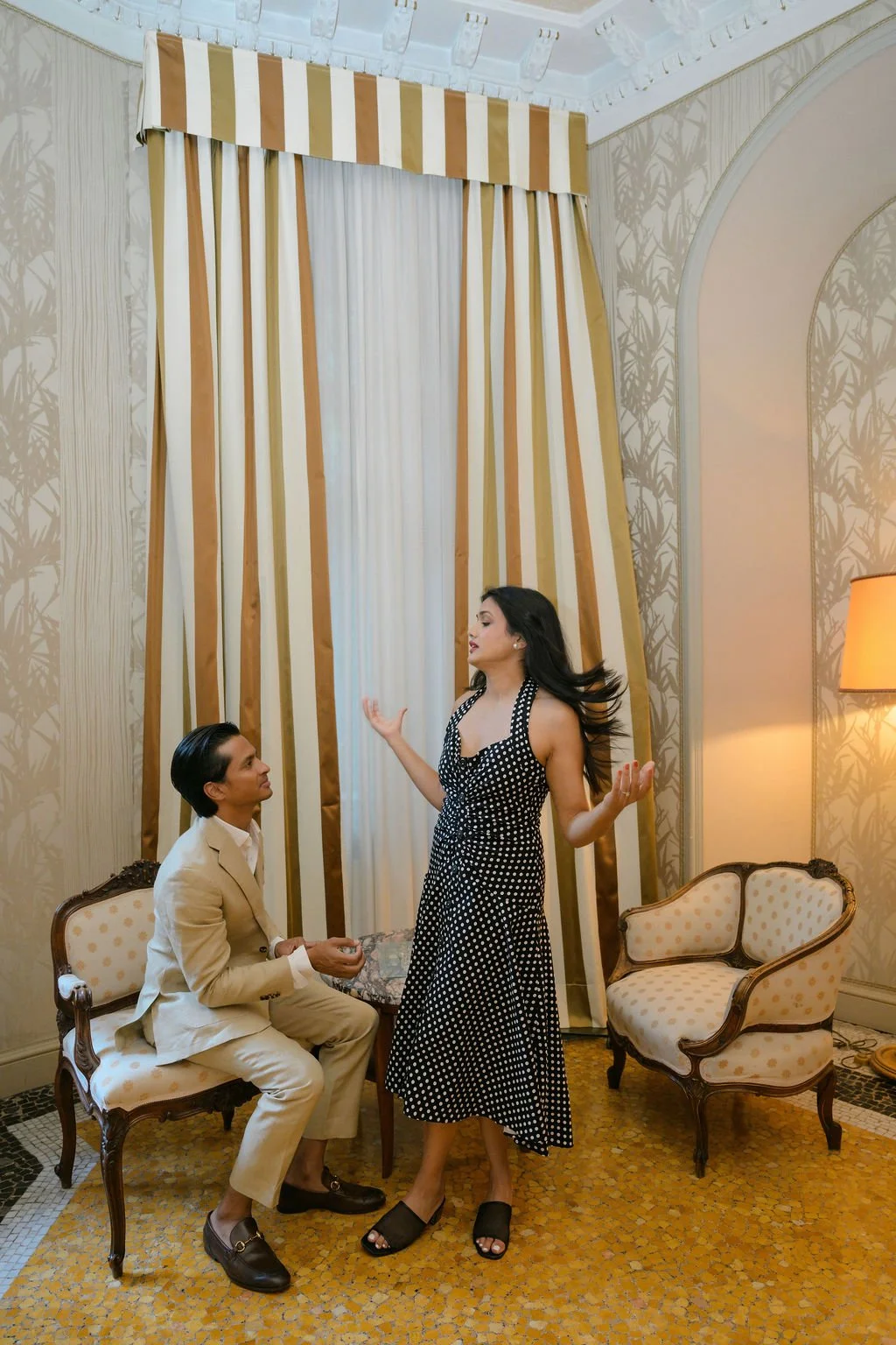 sarapaolucci-couple-portrayed-inlobby-of-gotel-villa-flori-como.jpg