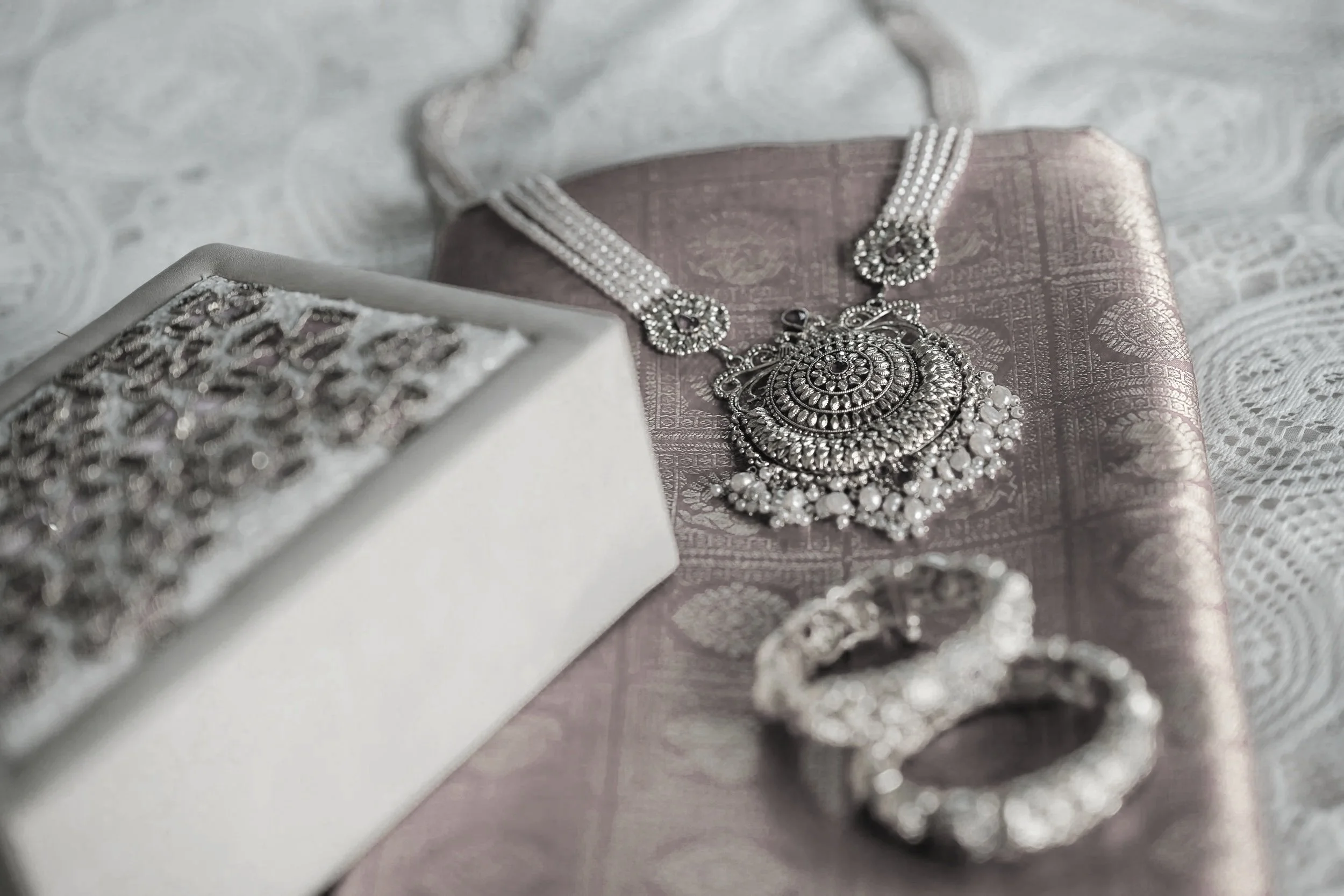 Do I Have to Return My Jewelry in a Divorce? 