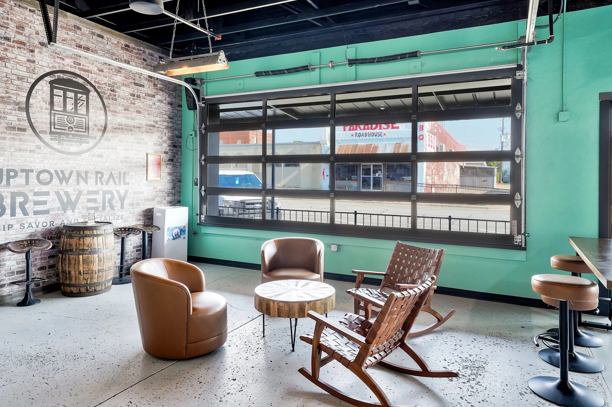 22_Uptown Rail.jpg