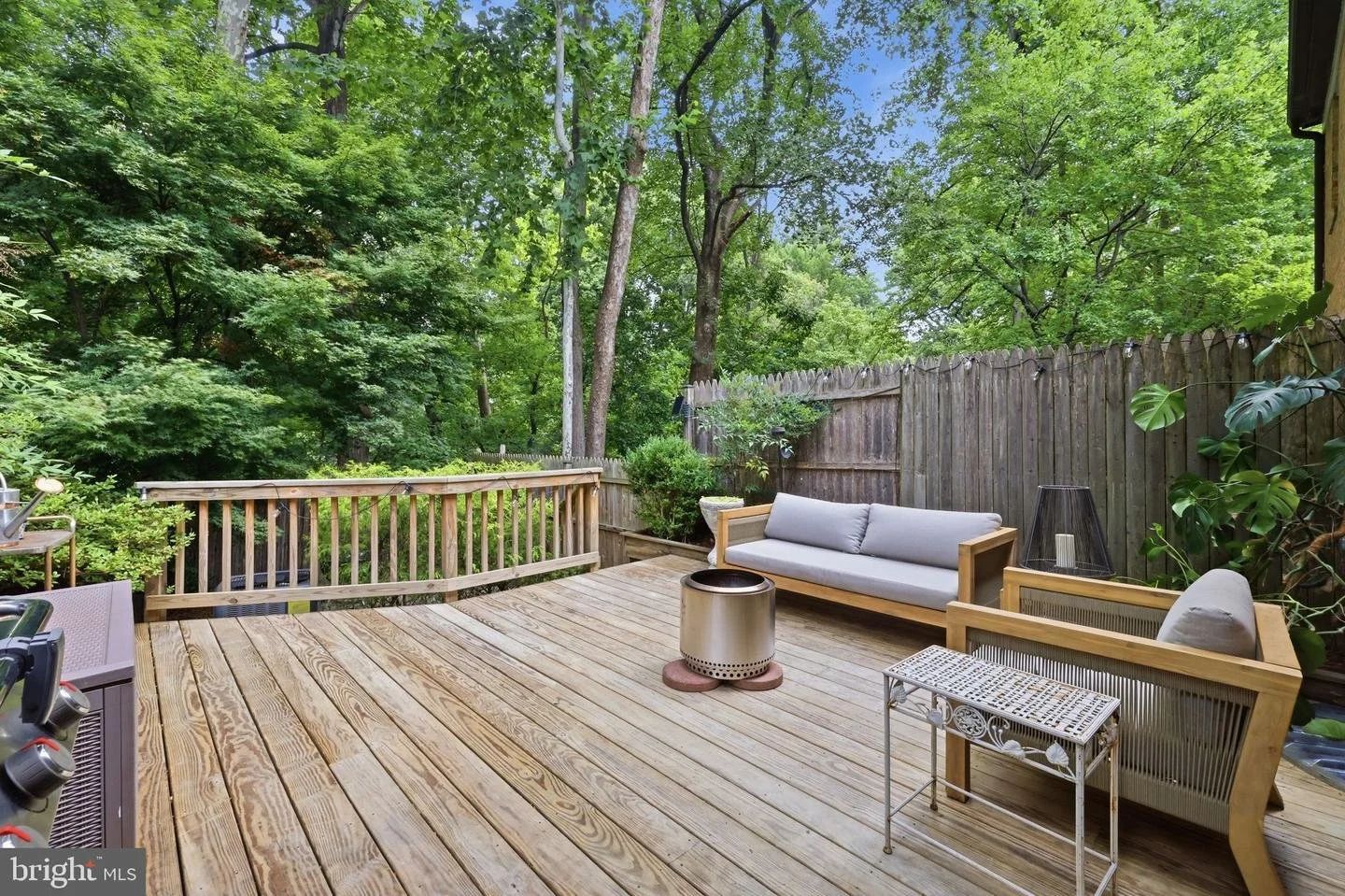 11346 Palisades Ct, Kensington: A Move-In-Ready Rock Creek Townhouse 