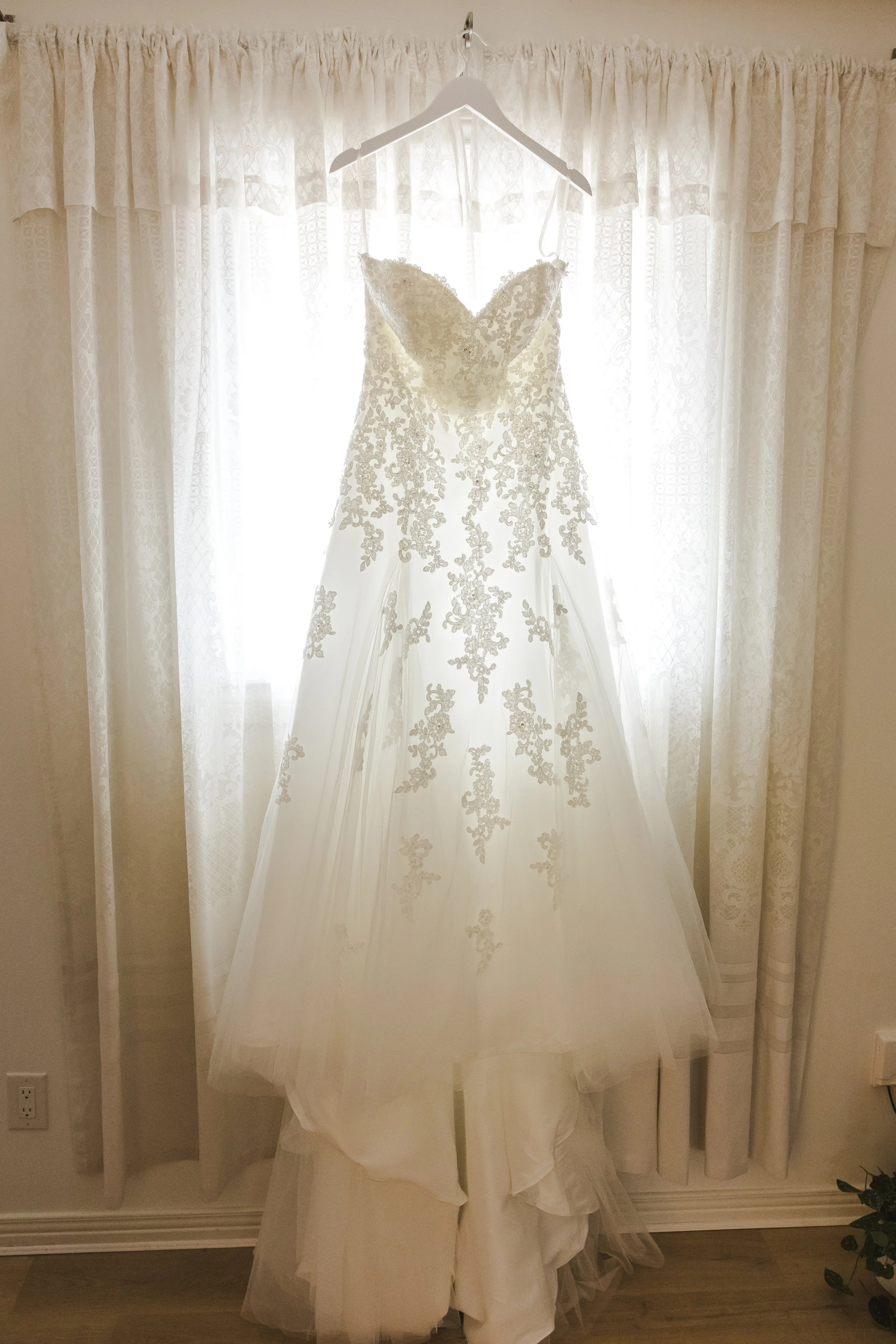 wedding-dress-photo-fedora-media.jpg