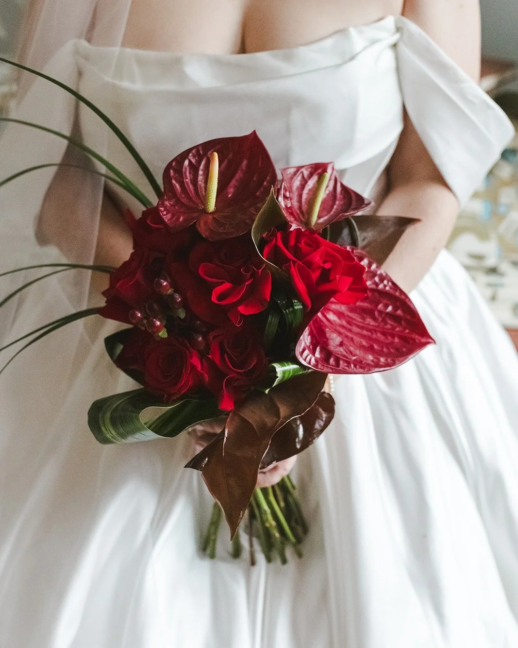 If you're looking for wedding florals with no minimum spend or decor rentals for your wedding, Fedora Media couples save when they book with Urban Jungle! 

Here&rsquo;s what you get:
10% off your wedding florals
Free cake flowers
7% off signs and d&