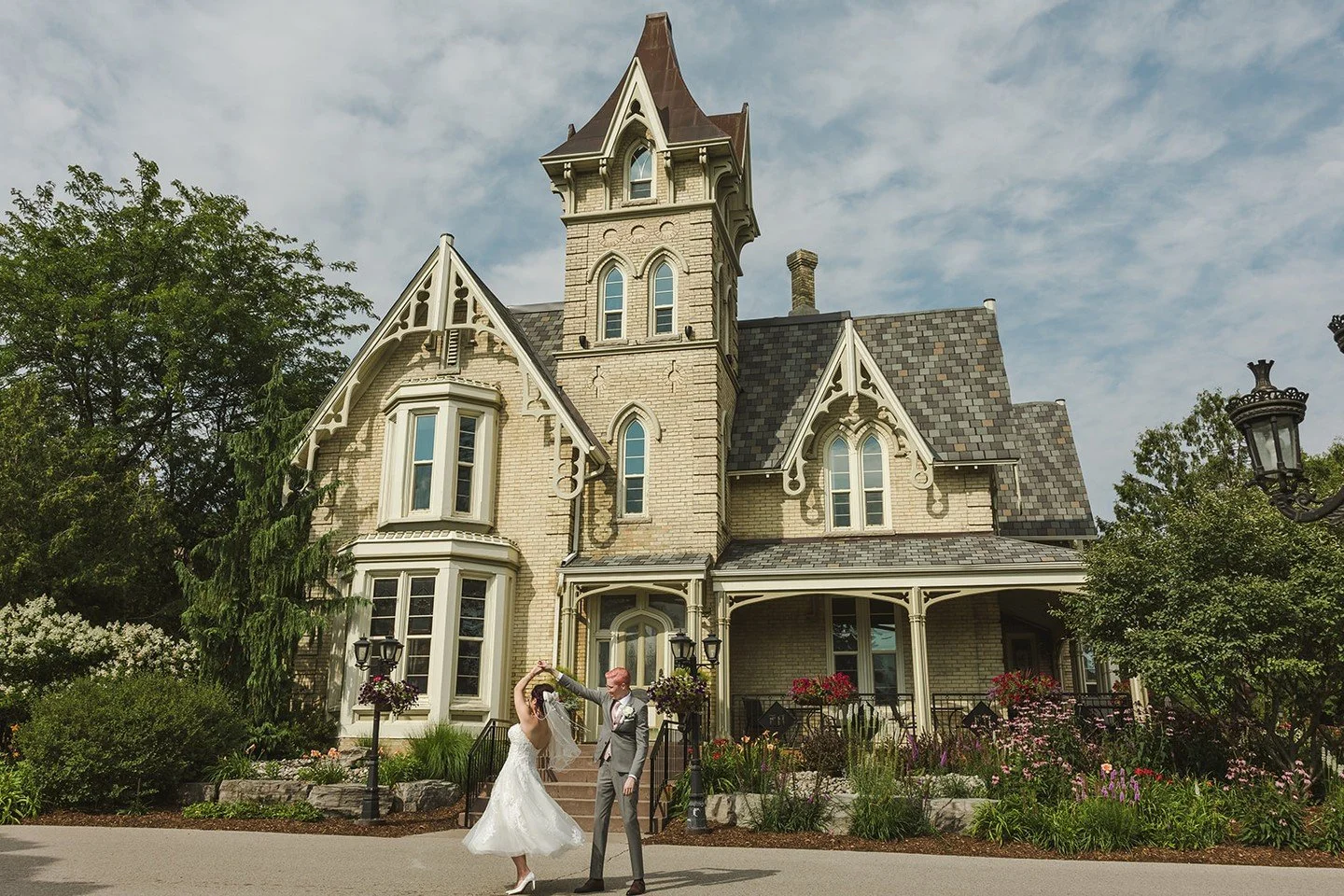 Planning your wedding at Elm Hurst Inn &amp; Spa? Let&rsquo;s make it even more unforgettable.

We&rsquo;re offering 10% off any regularly priced Fedora Media photo or video package just for Elm Hurst couples!

This venue is dripping in timeless eleg