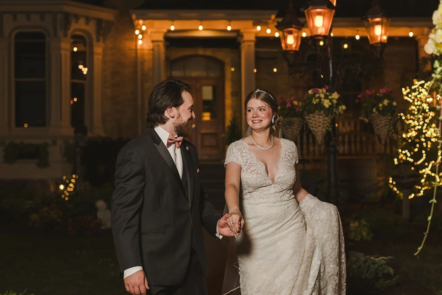 Puddicombe House: A Historical Gem for Your Wedding!

Nestled in the heart of New Hamburg, @puddicombehouse offers couples a beautifully restored historical venue that blends timeless elegance with modern amenities. With its charming architecture and