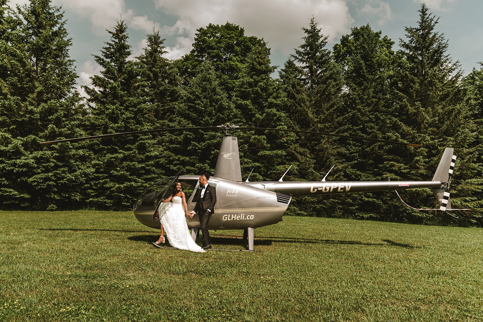 The Wedding Ring Online - Helicopter Wedding Grand Entrance at Erin Estate