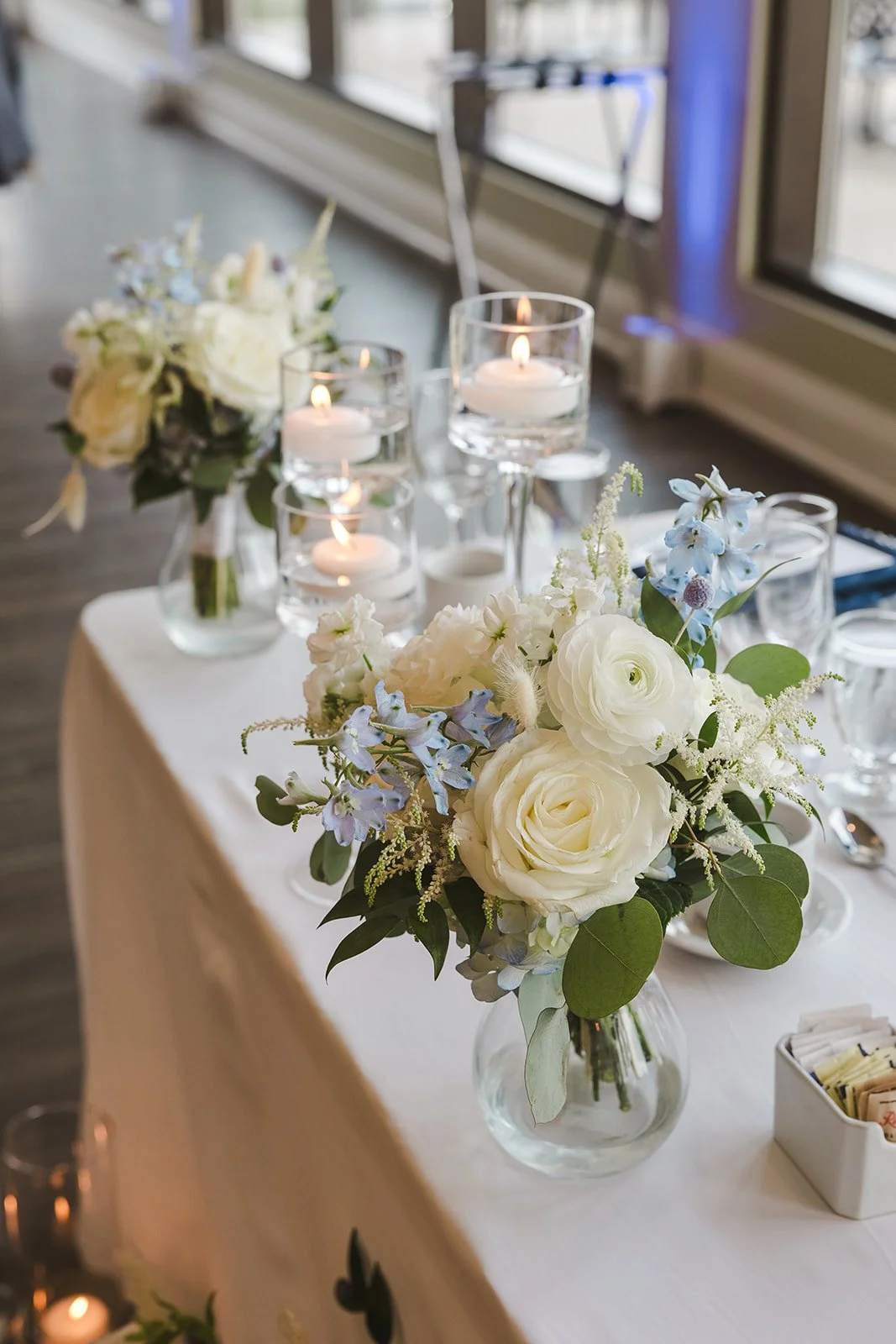 White rose bouquet  Dundas Valley  Fedora Media.jpg