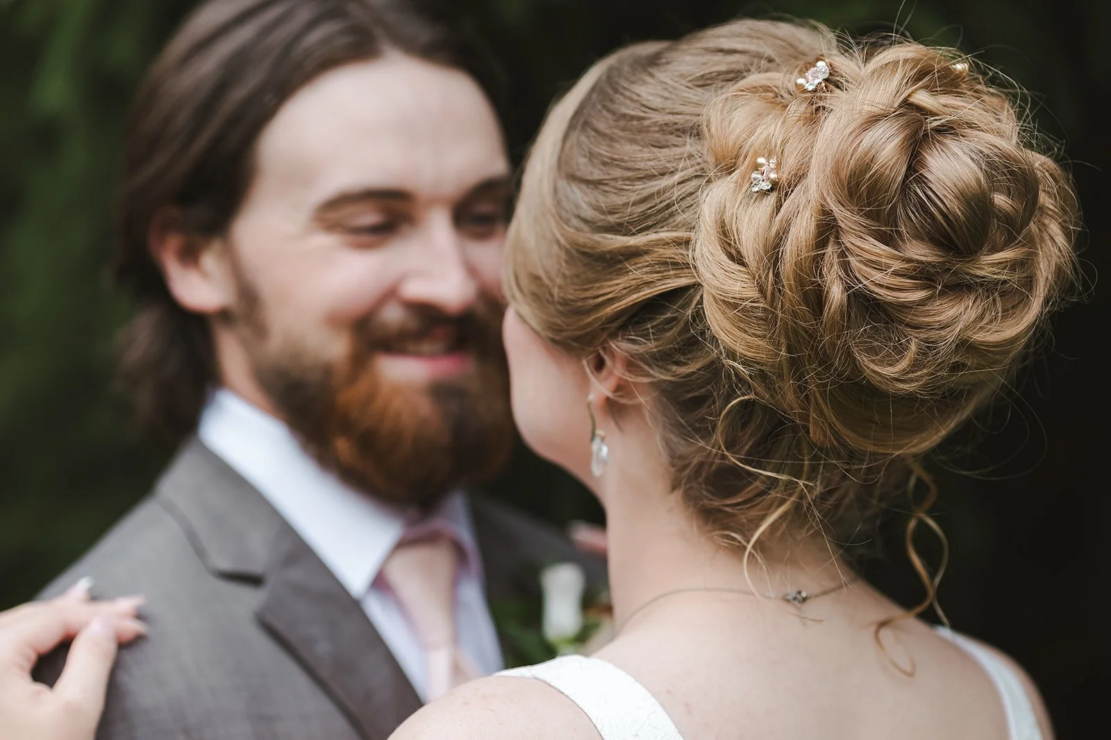 Bridal hair details   Cloudnine Alpaca Farm  Fedora Media.jpg