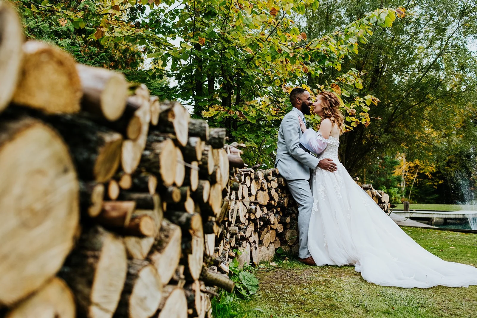 The Wedding Ring Online - Blue and Silver Wedding with Fedora Media