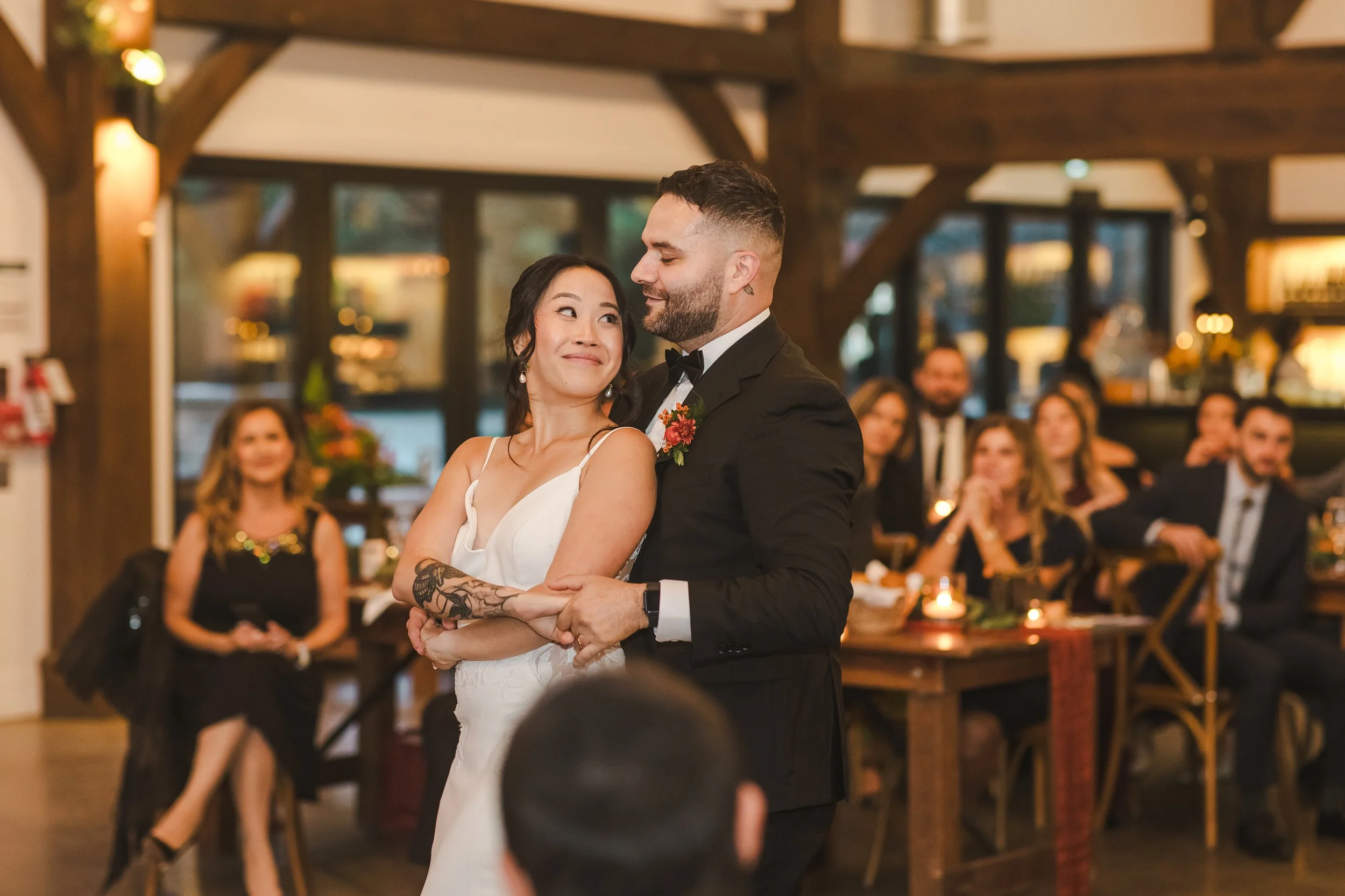 bride-and-groom-dancing-fedora-media.jpg