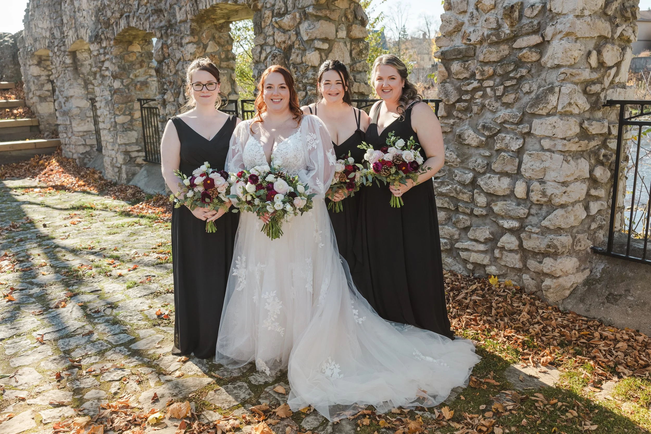bridesmaids-and-bride-group-photo-fedora-media.jpg