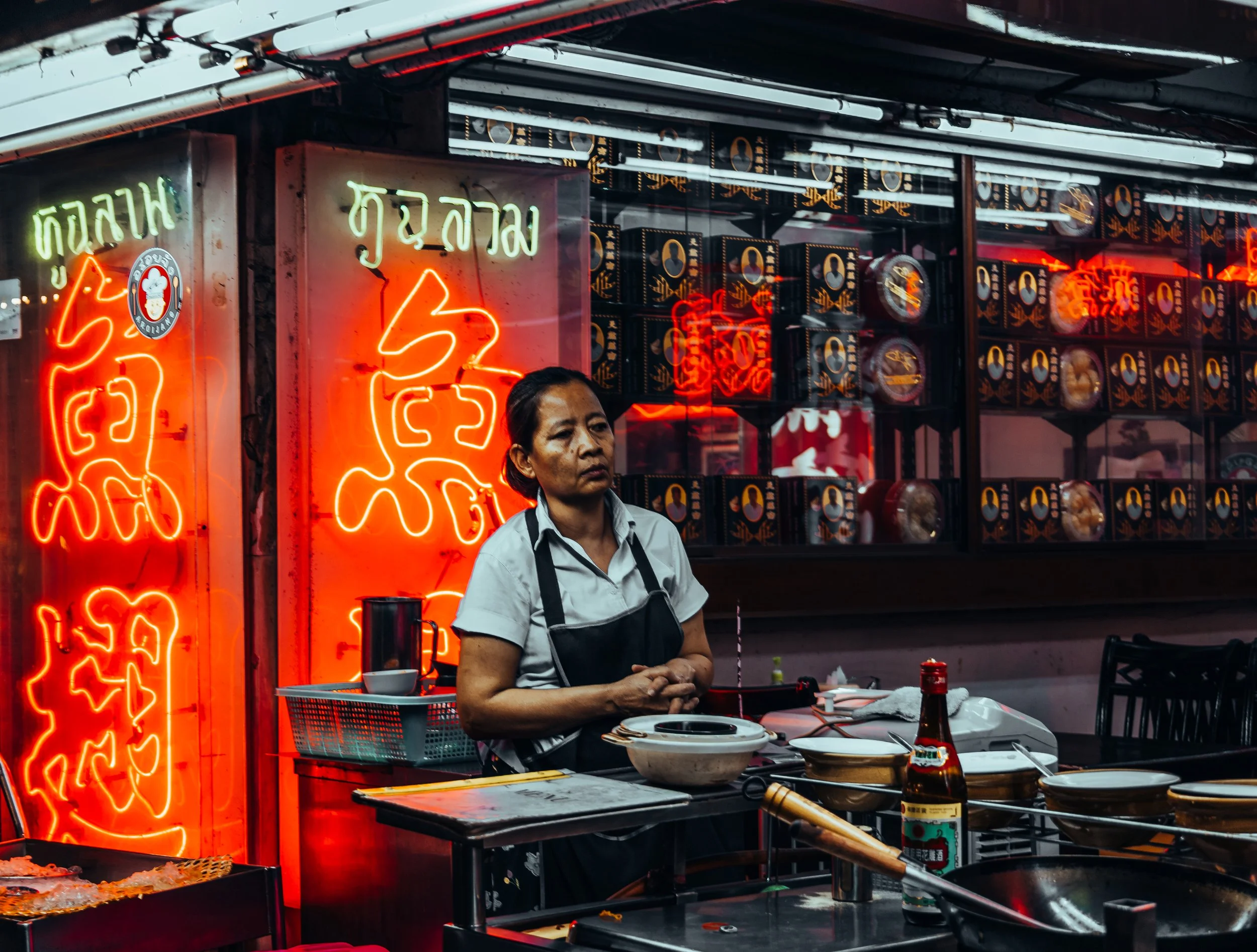 B&W street photography of thai stall food workers