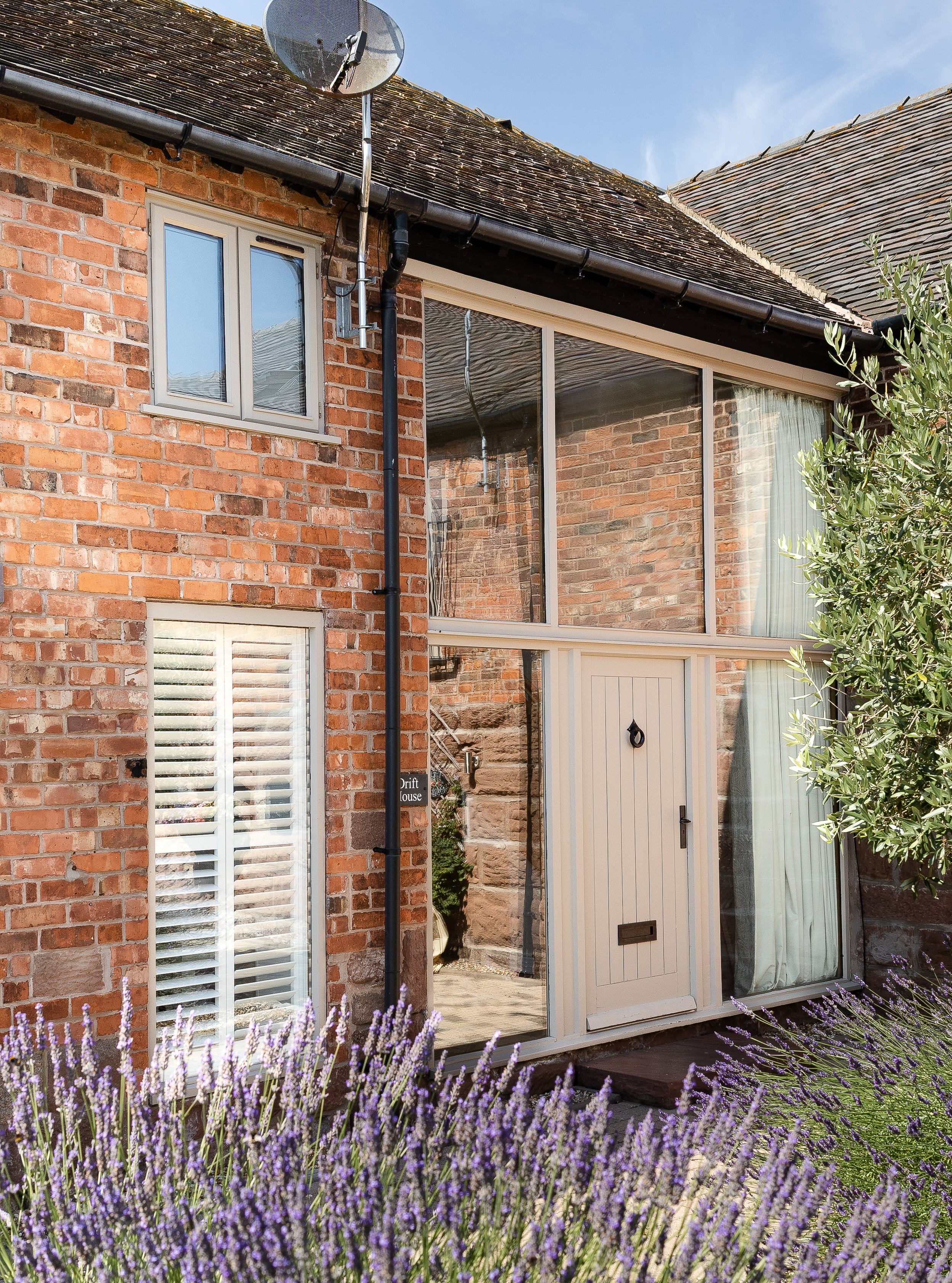 Drift House Exterior-3.jpg