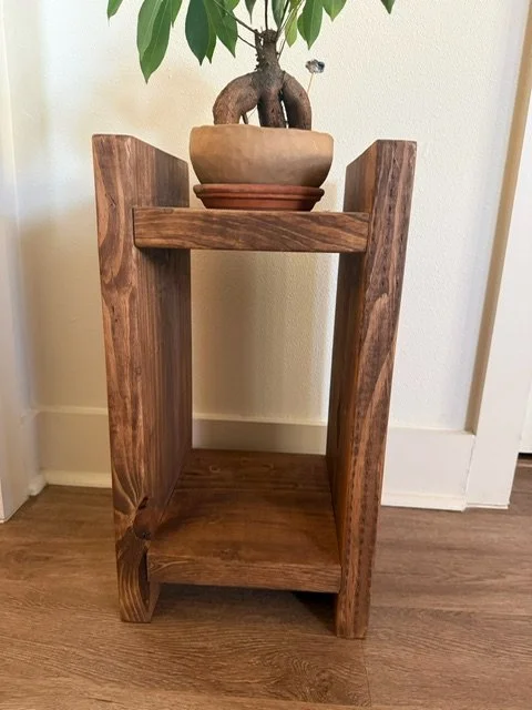 A Simple Plant Stand