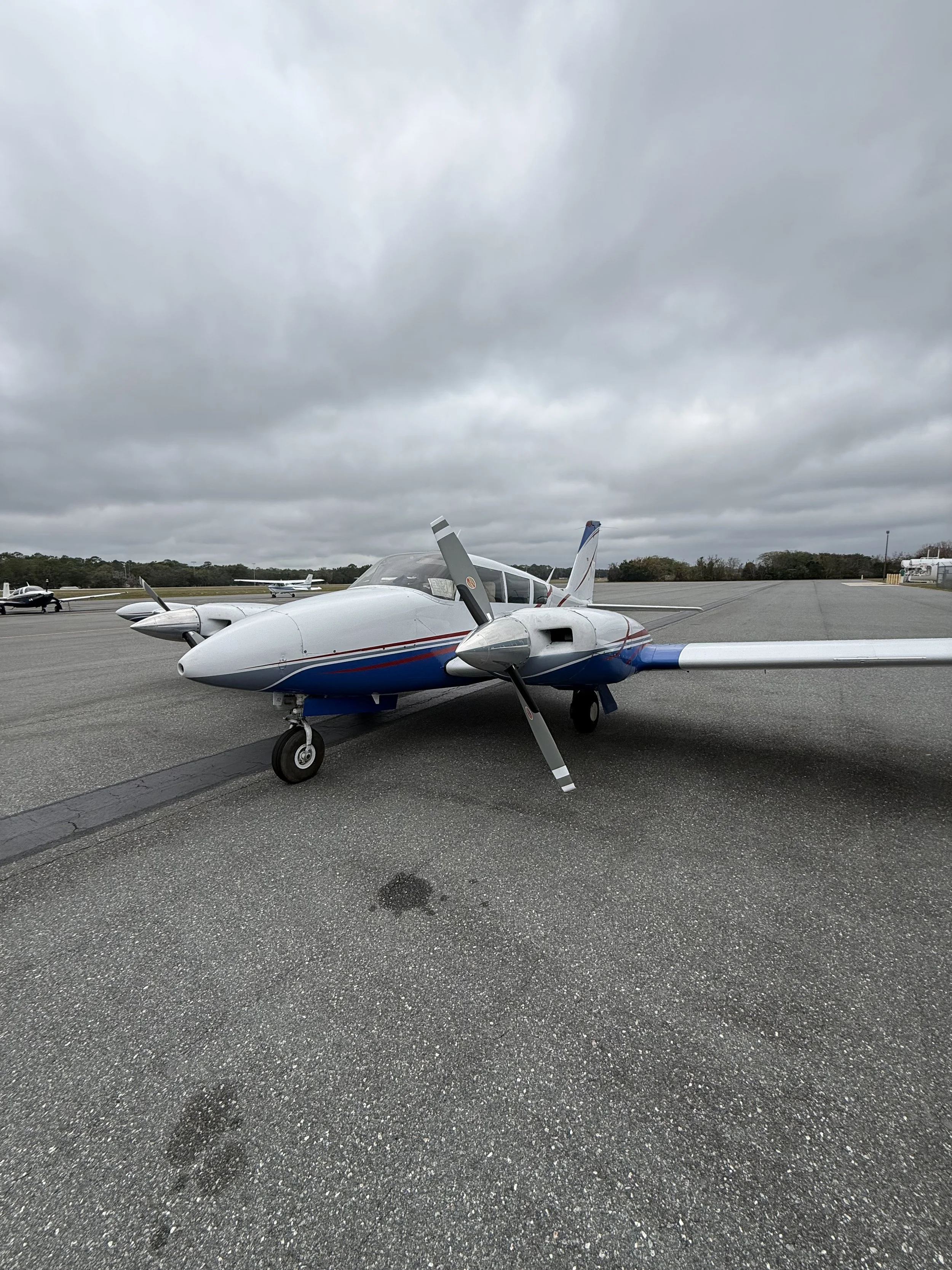 N7HU - 1968 Piper Twin Comanche  (Multi) - $375hr.