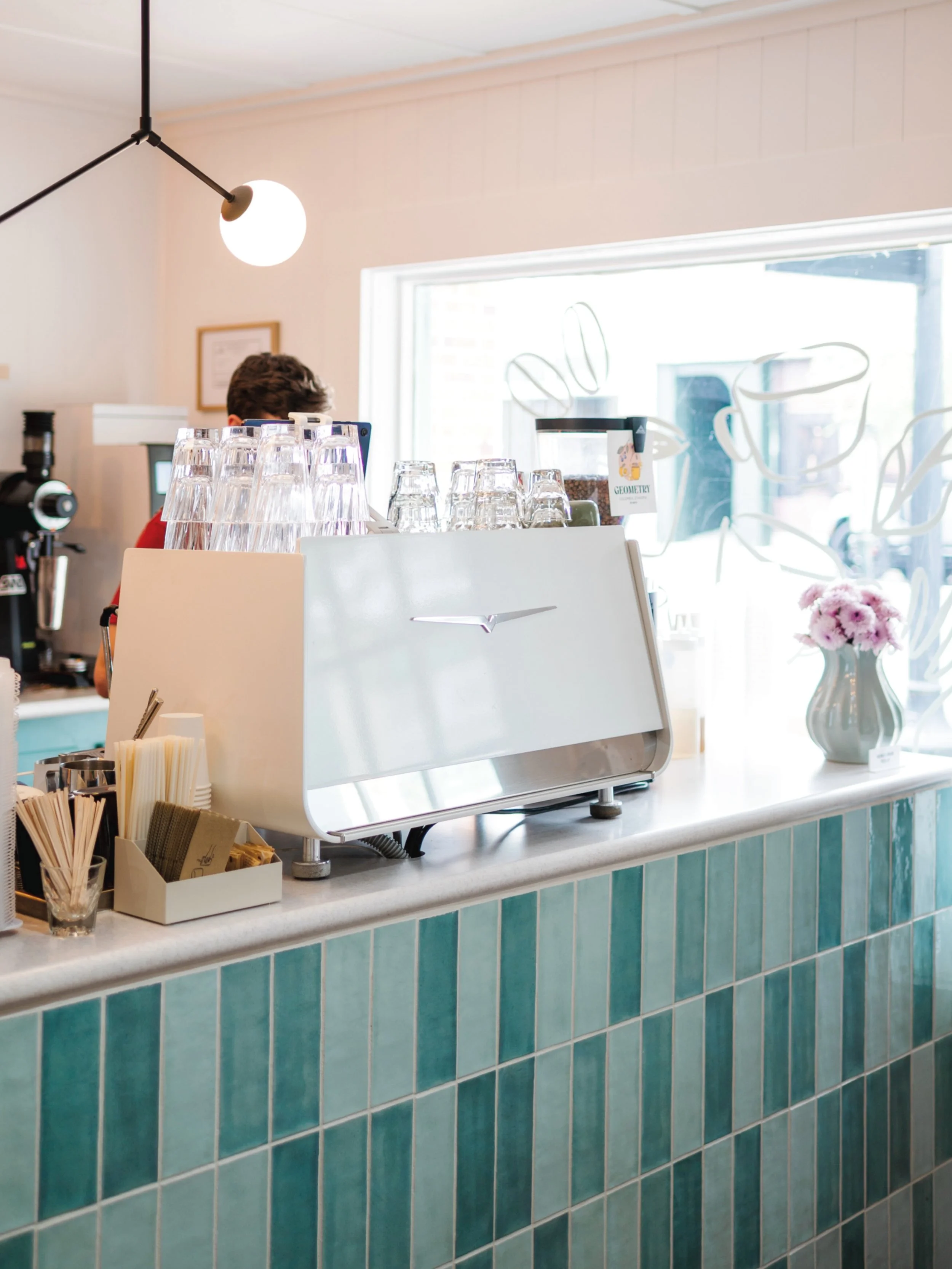 Just the cutest coffee shop in town passing through your feed! 🤗 

Come grab a coffee this week!
