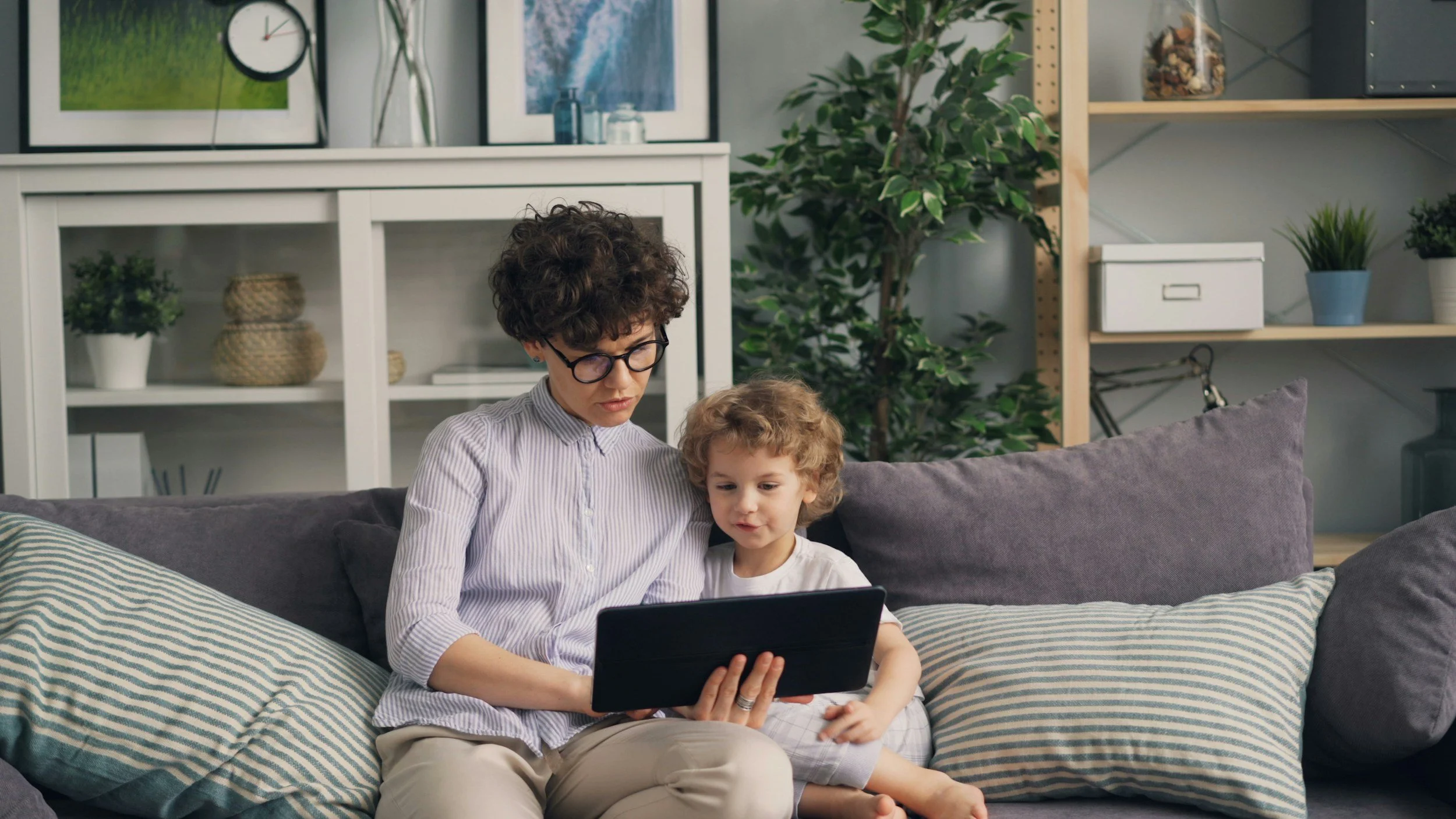 WORKING MOM with kids