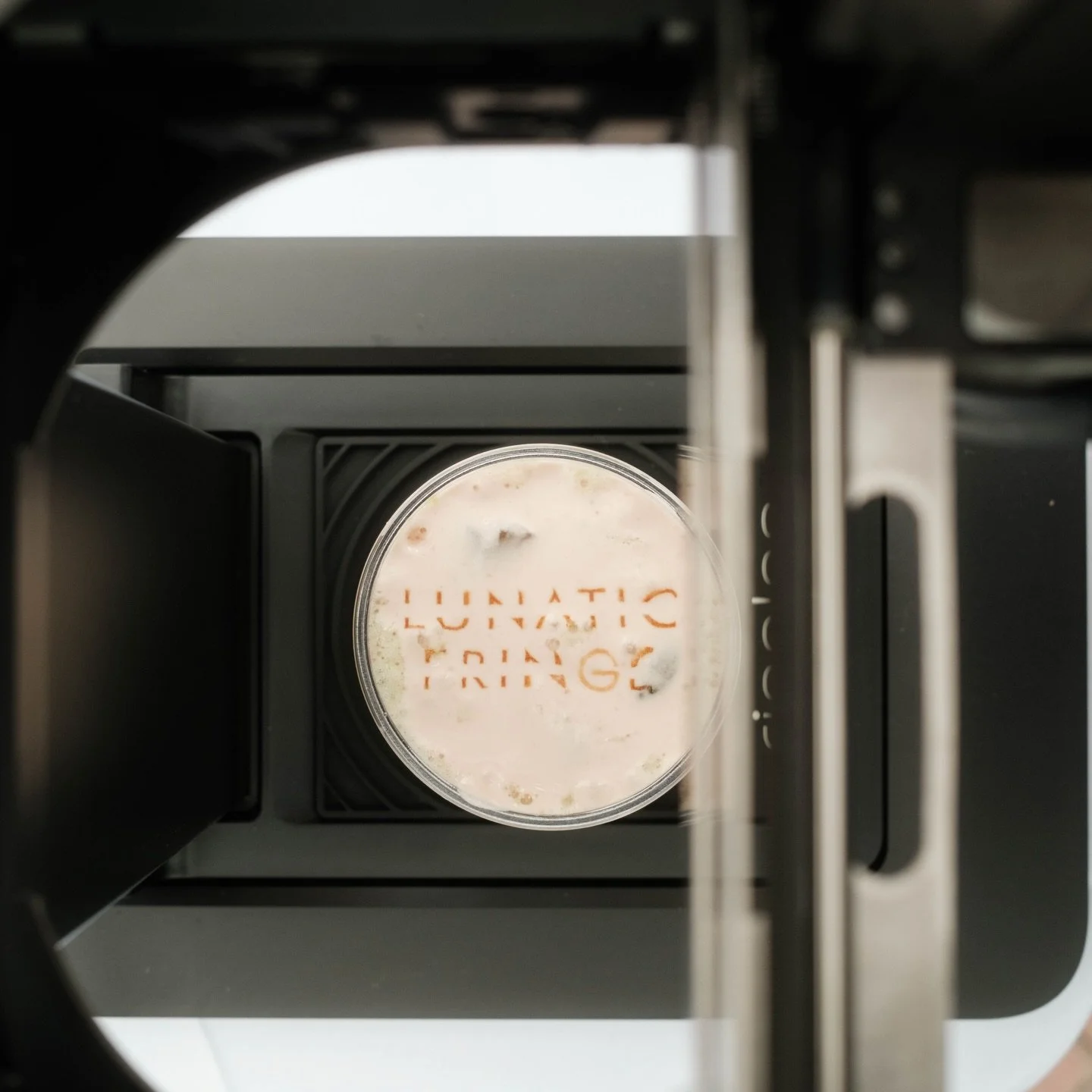 It&rsquo;s all in the details. 
 
from logos to photos and event graphics, our drink printer turns every beverage into part of the experience.

Available as an event add-on. 

Get a custom quote link in bio! 

#drinkprinter #coffeeandmatchabar #coffe